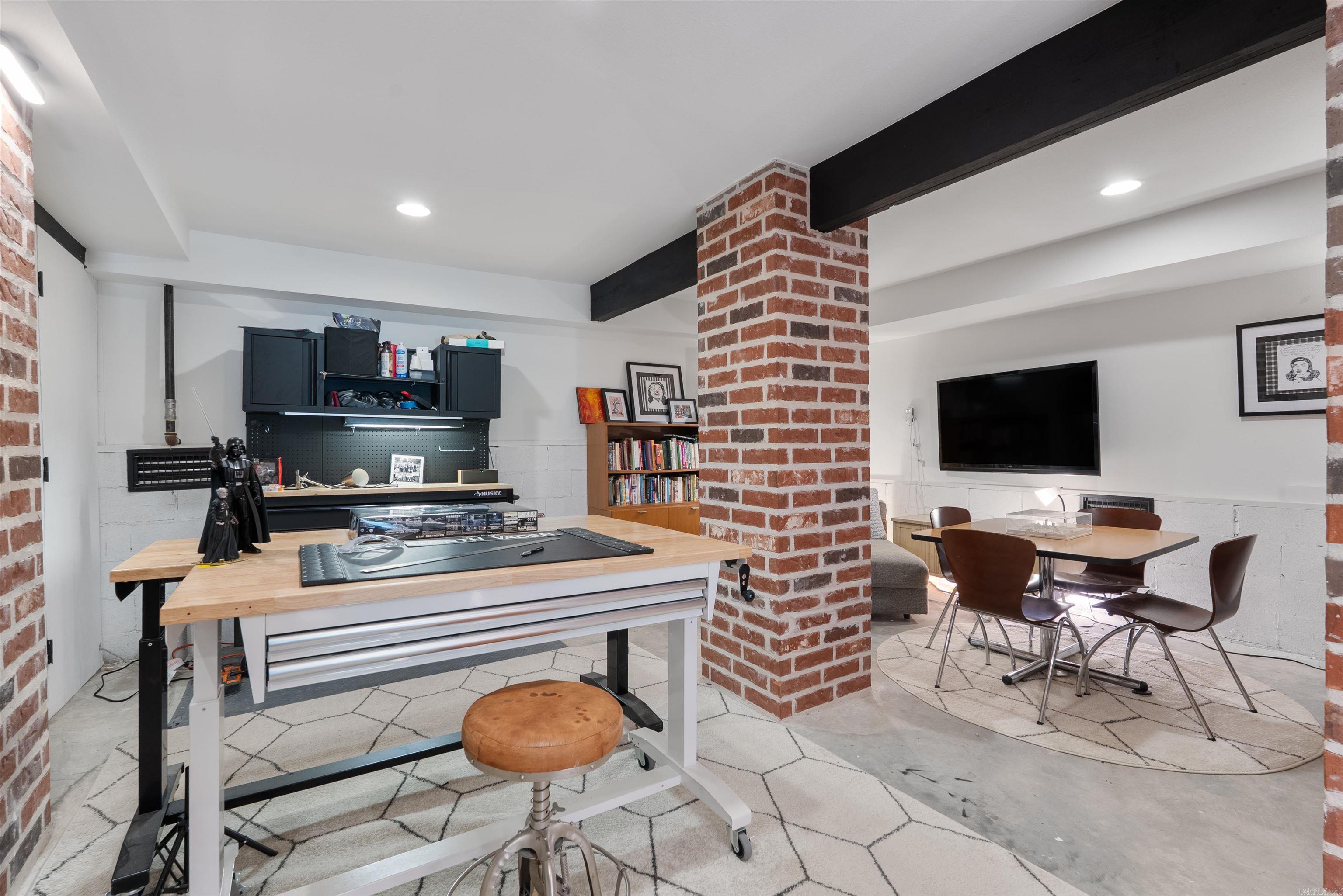 WOODLANDS EDGE - Residential