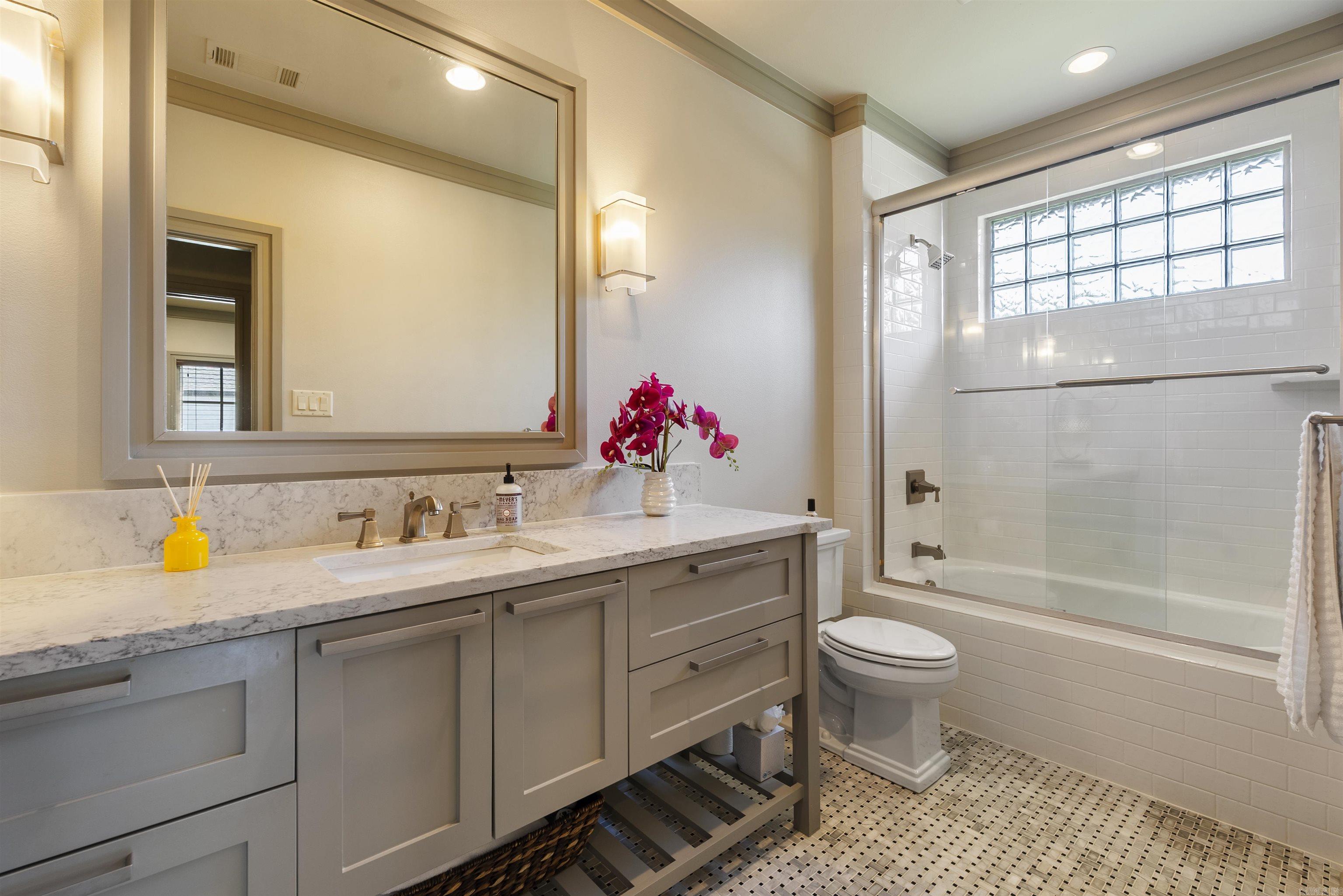 WOODLANDS EDGE - Residential