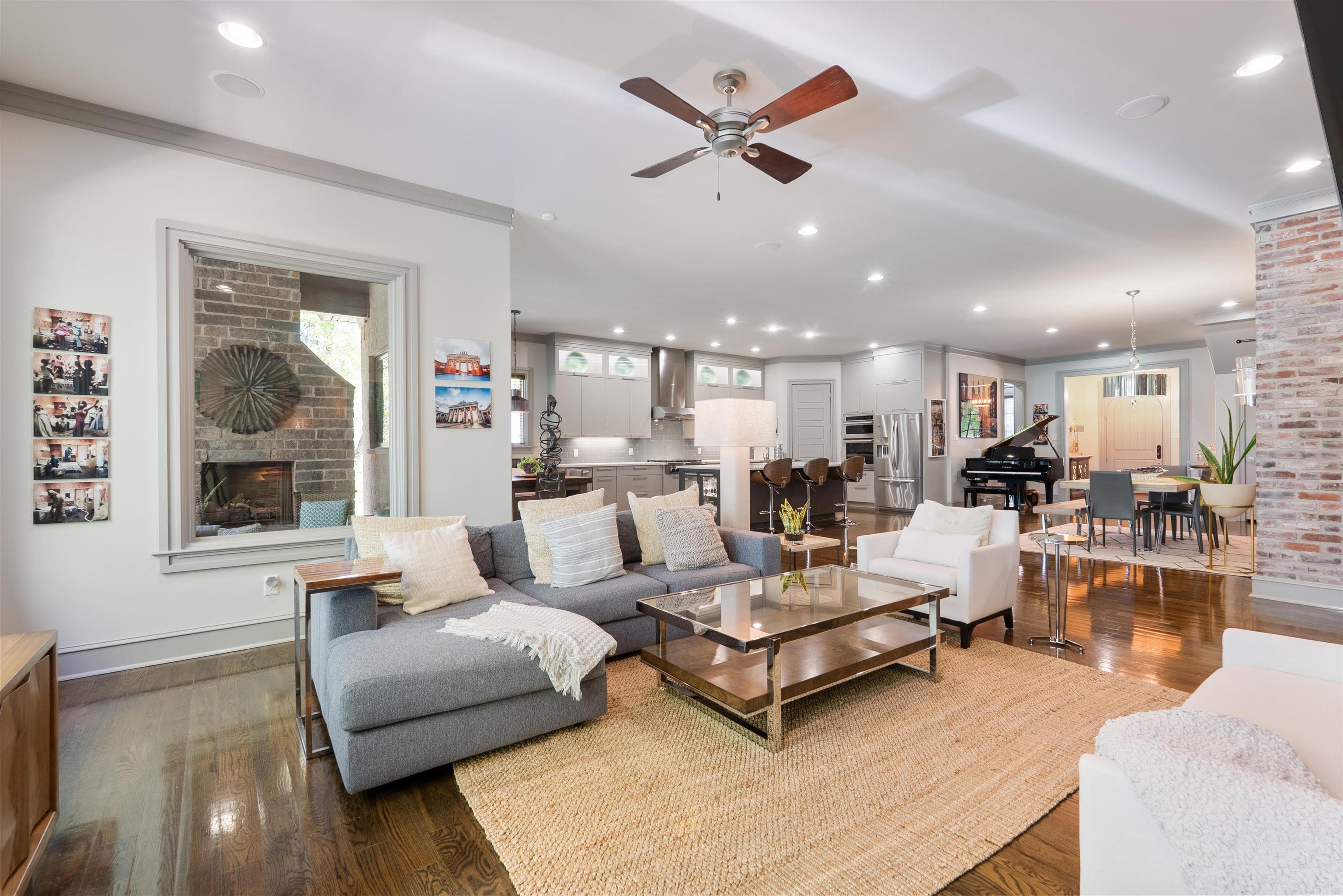 WOODLANDS EDGE - Residential