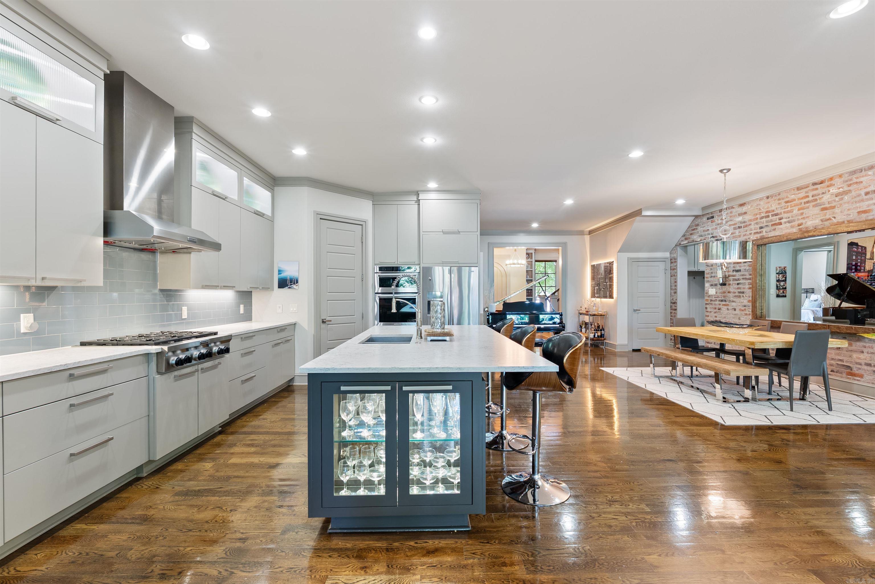 WOODLANDS EDGE - Residential