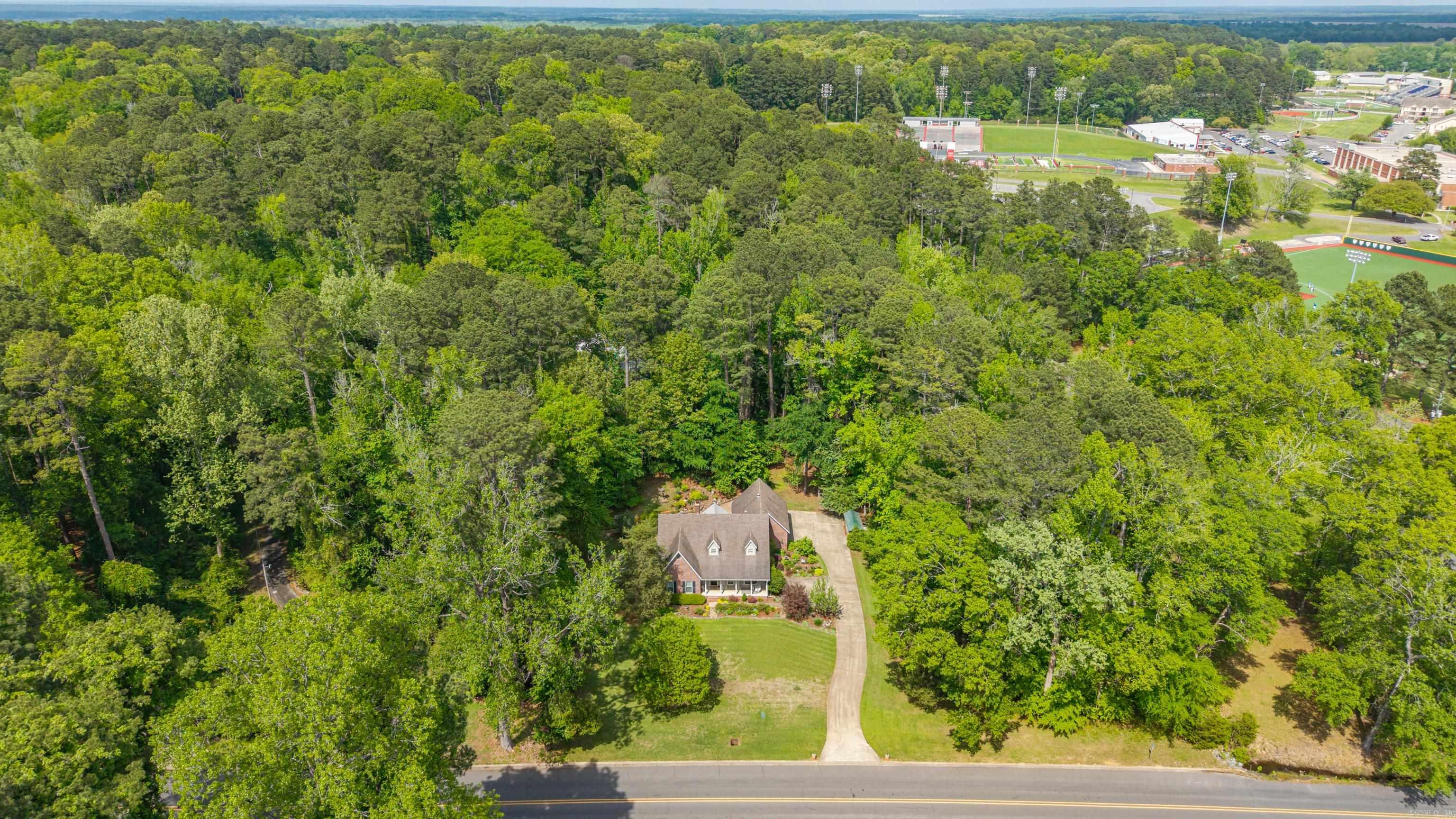 WOODRIDGE ESTATES ADDN - Residential