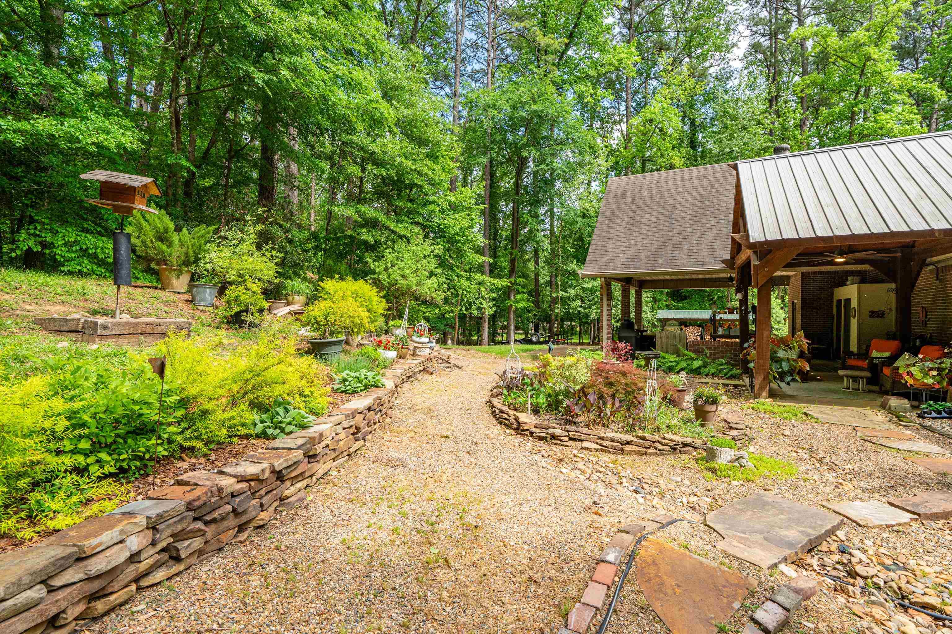 WOODRIDGE ESTATES ADDN - Residential