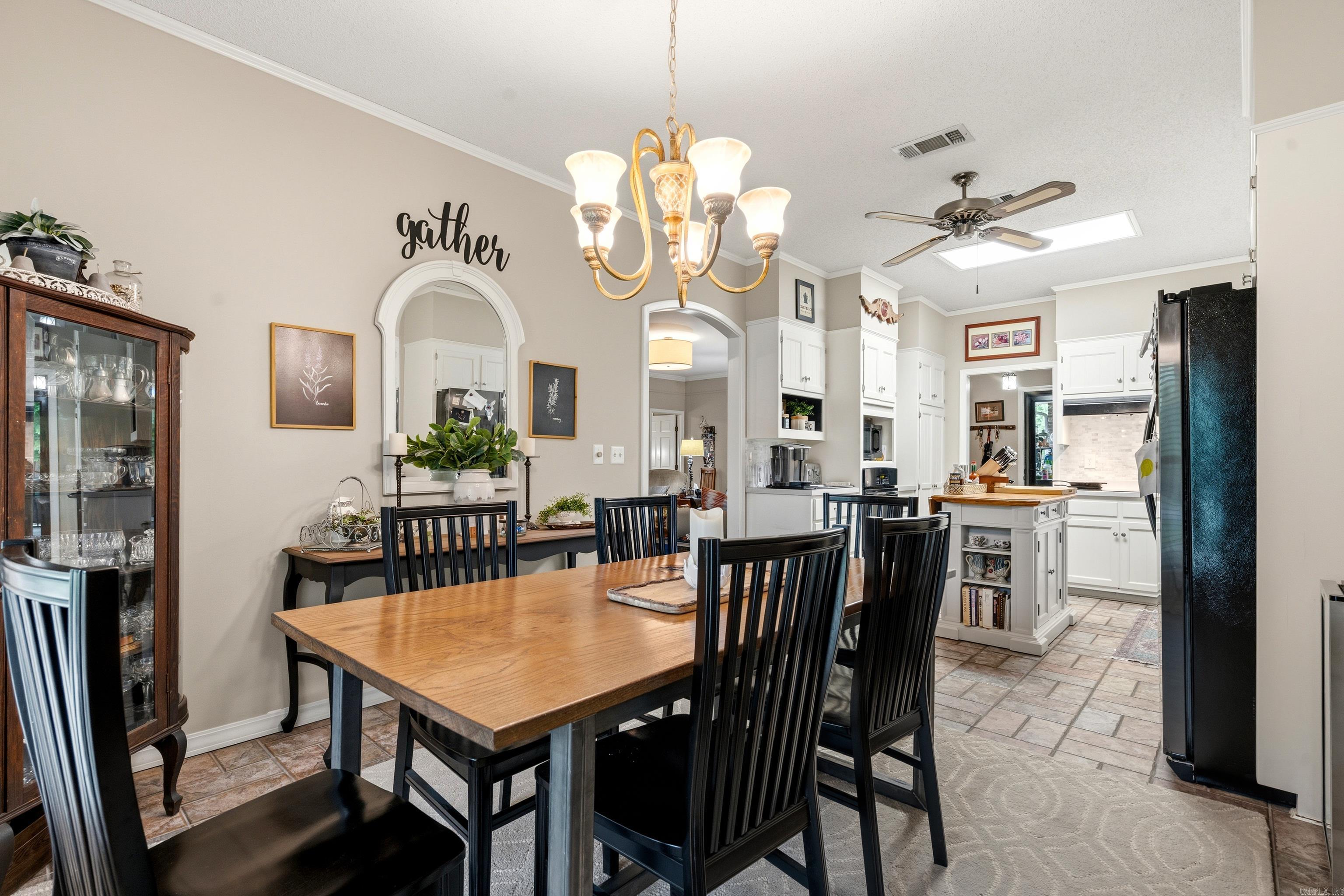 WOODRIDGE ESTATES ADDN - Residential