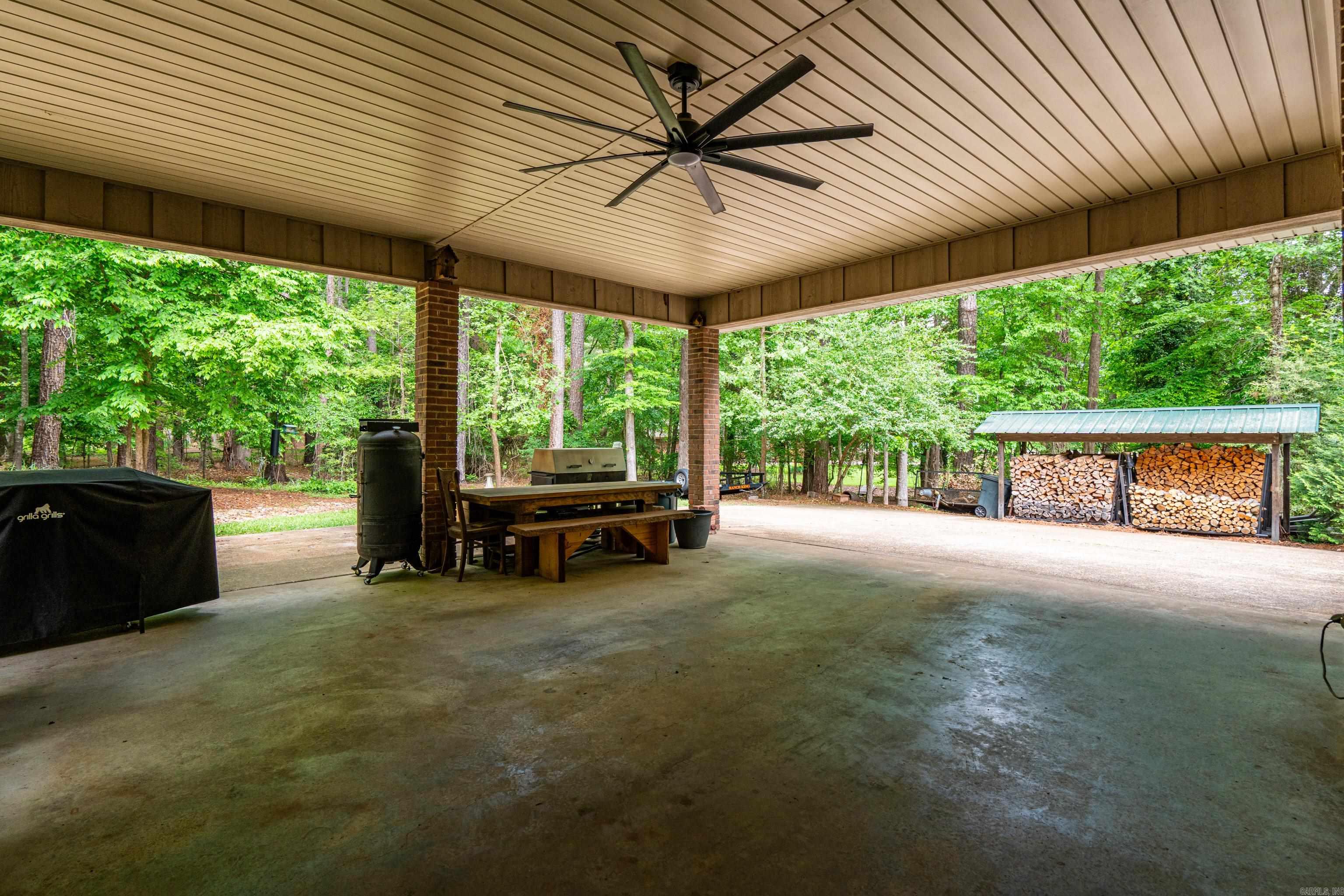 WOODRIDGE ESTATES ADDN - Residential