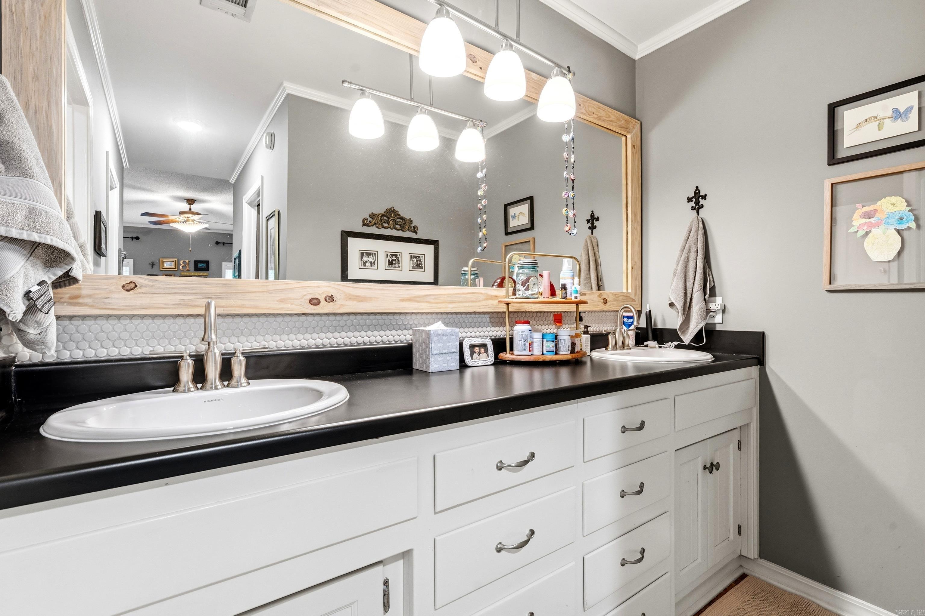 WOODRIDGE ESTATES ADDN - Residential