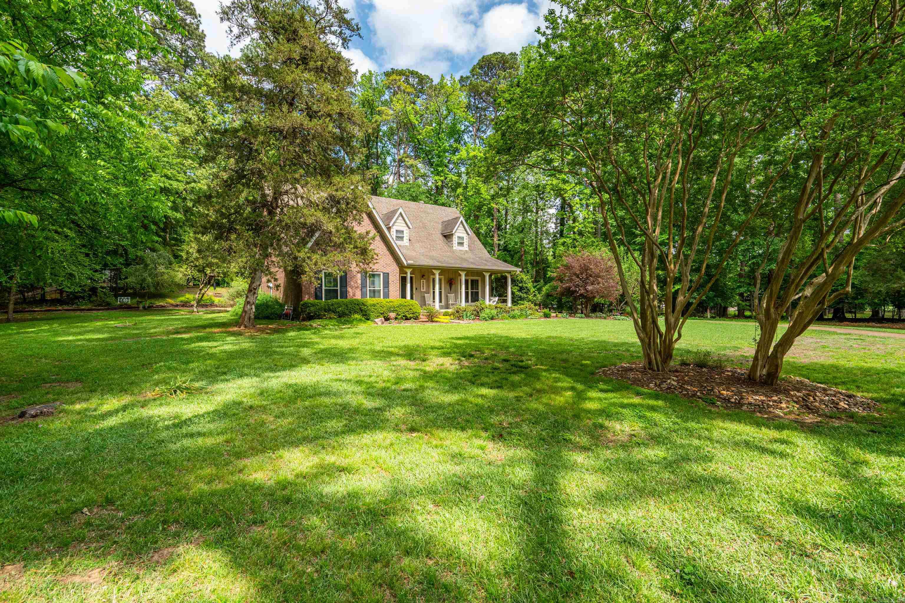 WOODRIDGE ESTATES ADDN - Residential