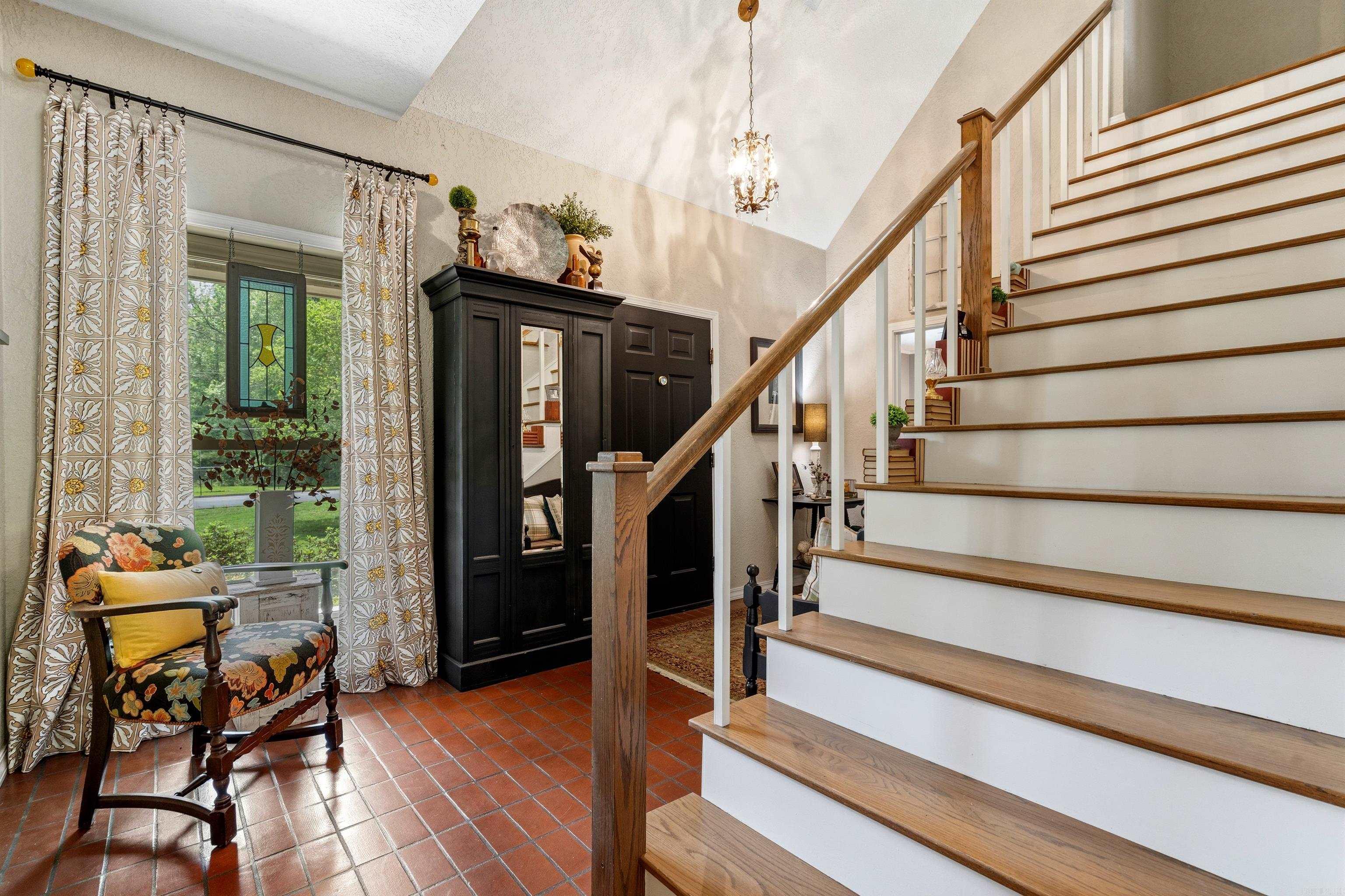 WOODRIDGE ESTATES ADDN - Residential