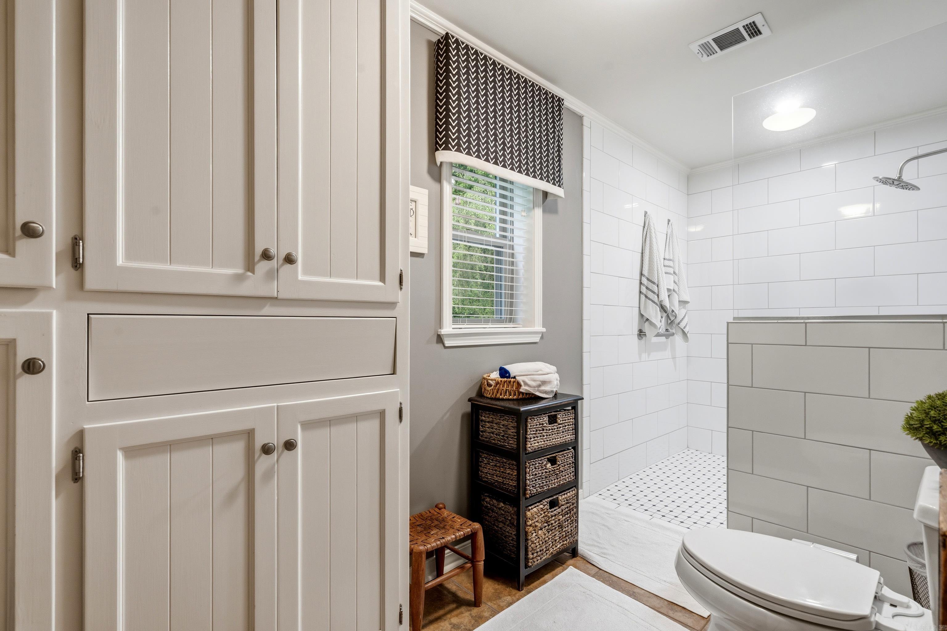 WOODRIDGE ESTATES ADDN - Residential