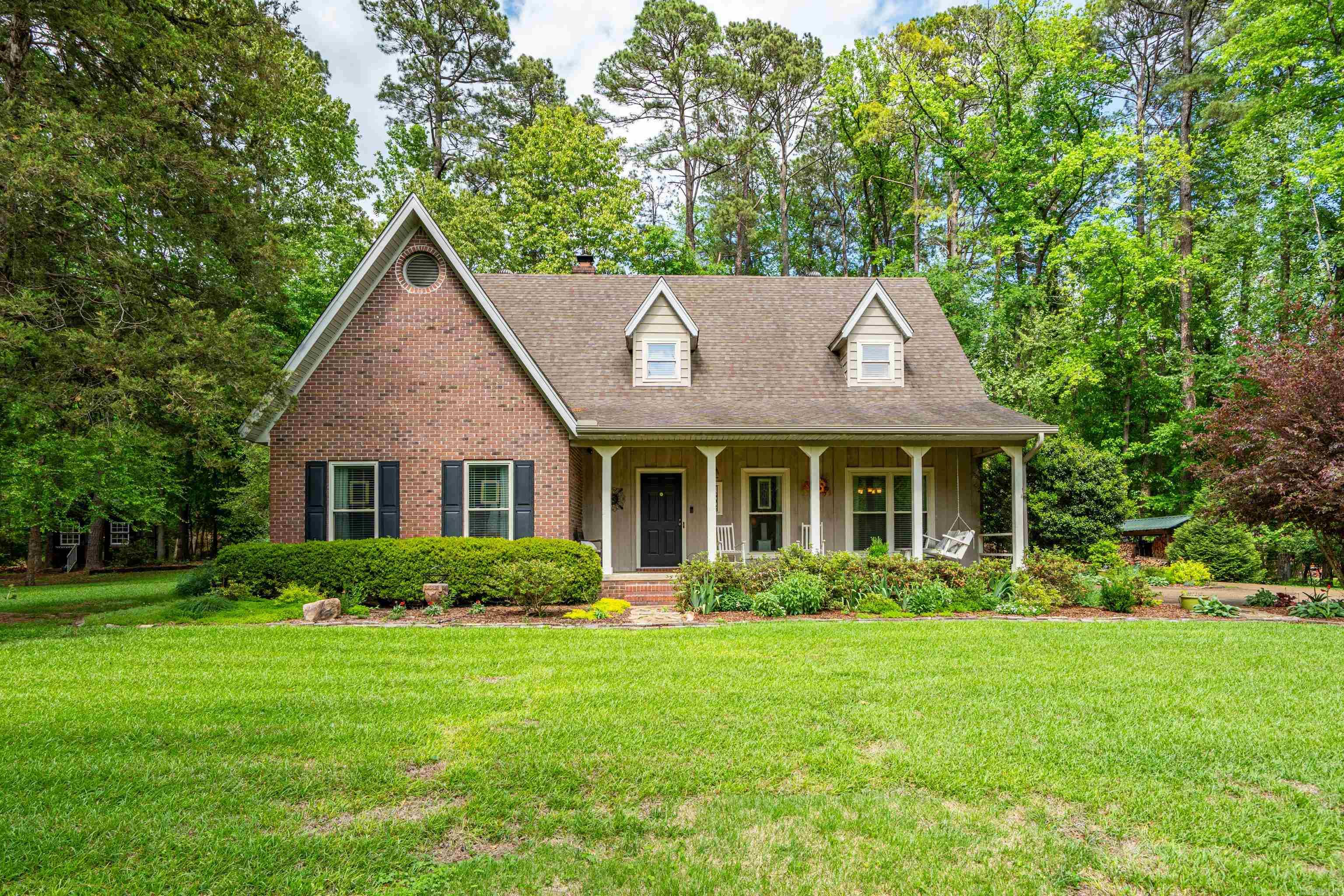 WOODRIDGE ESTATES ADDN - Residential