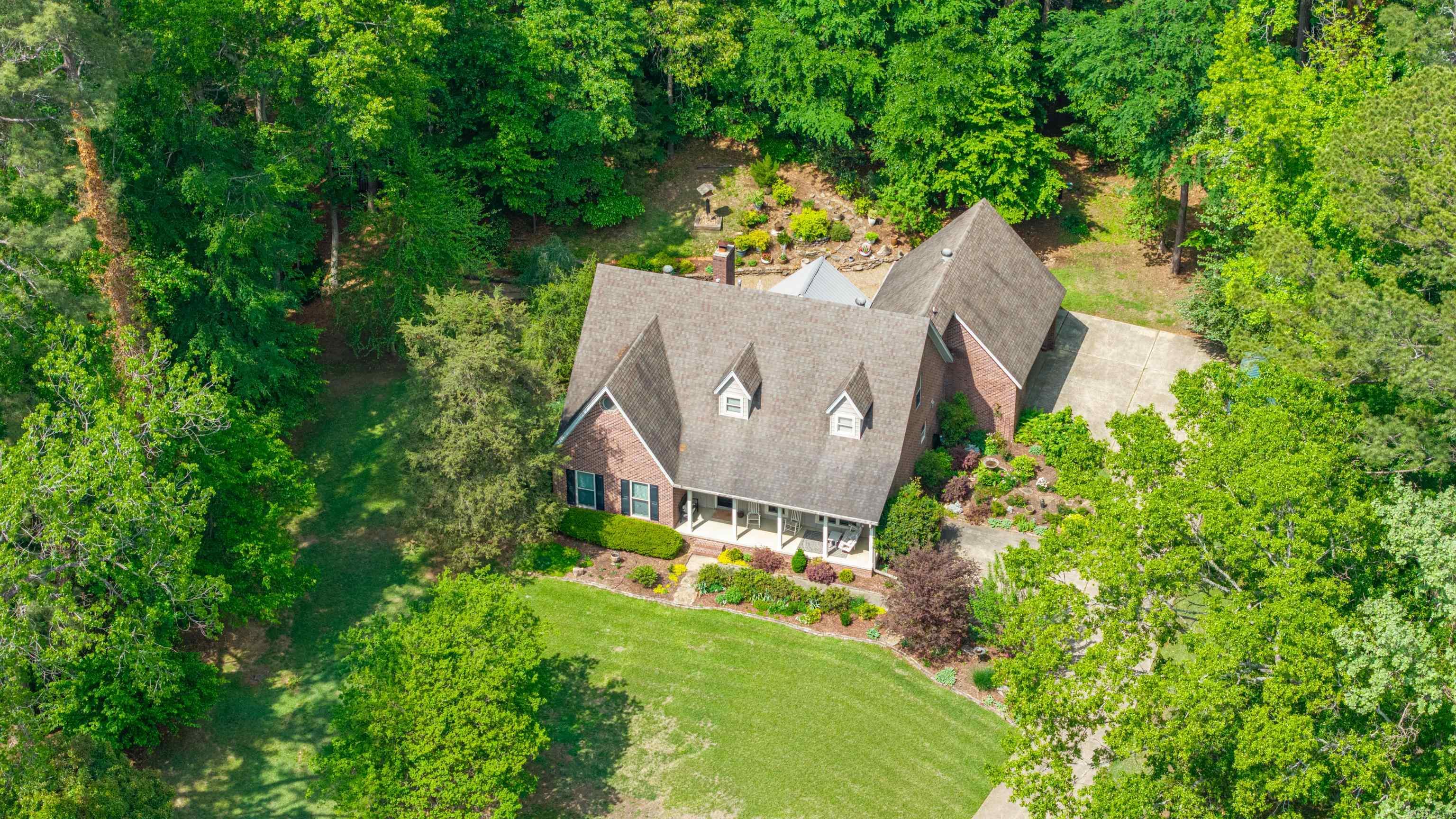 WOODRIDGE ESTATES ADDN - Residential