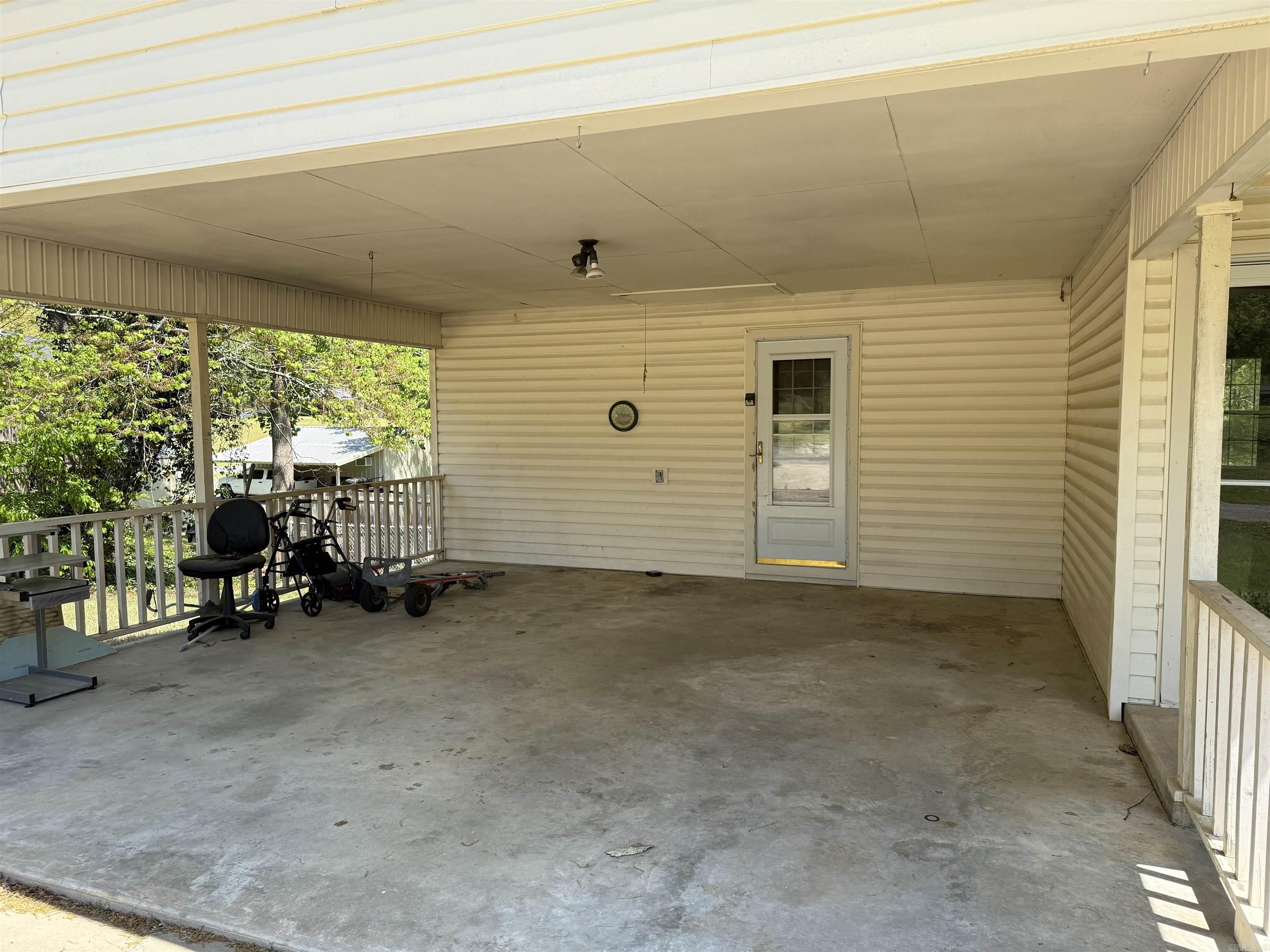 EAST END - Residential