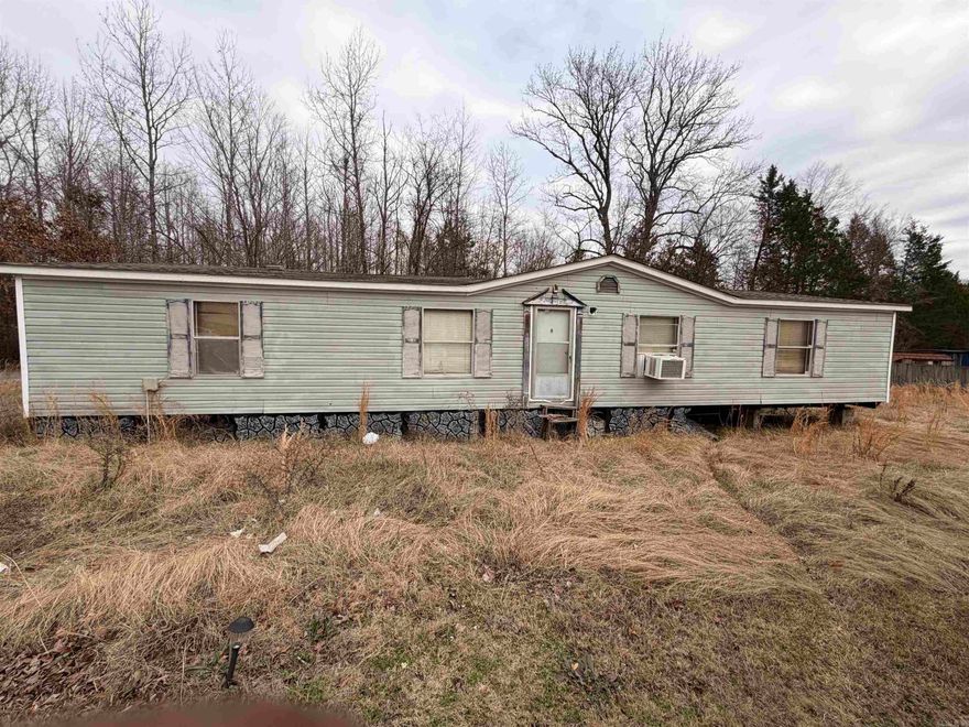 Great opportunity to own a 1998 manufactured home with 3 bedroom and 2 full baths in a convenient North Little Rock location. This home features a spacious living area, functional kitchen and plenty of natural light. Ideal for investors or buyers looking to add personal touches and updates, the property is being sold "as-is".