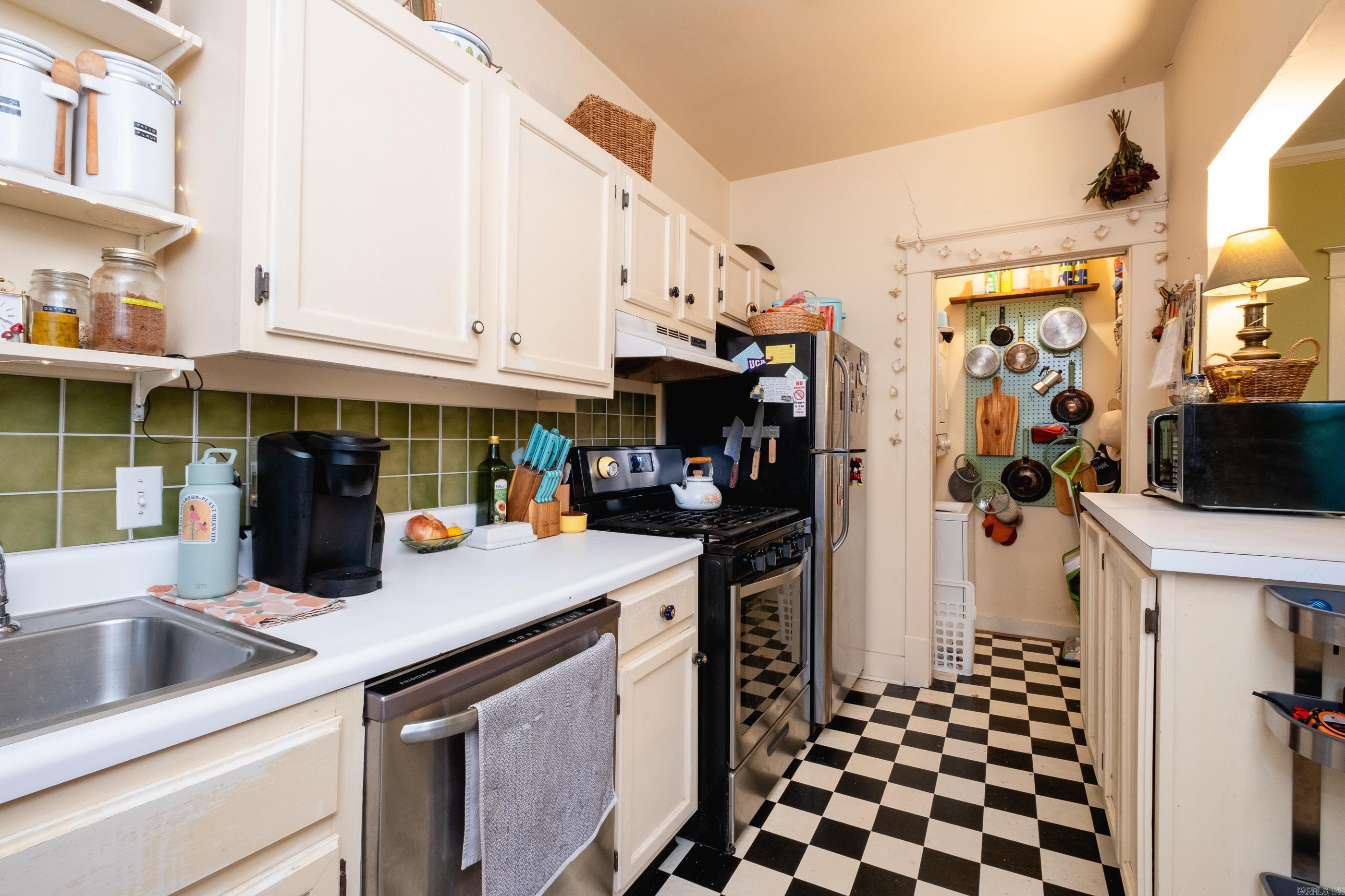 Weldon E Wrights - Residential Income