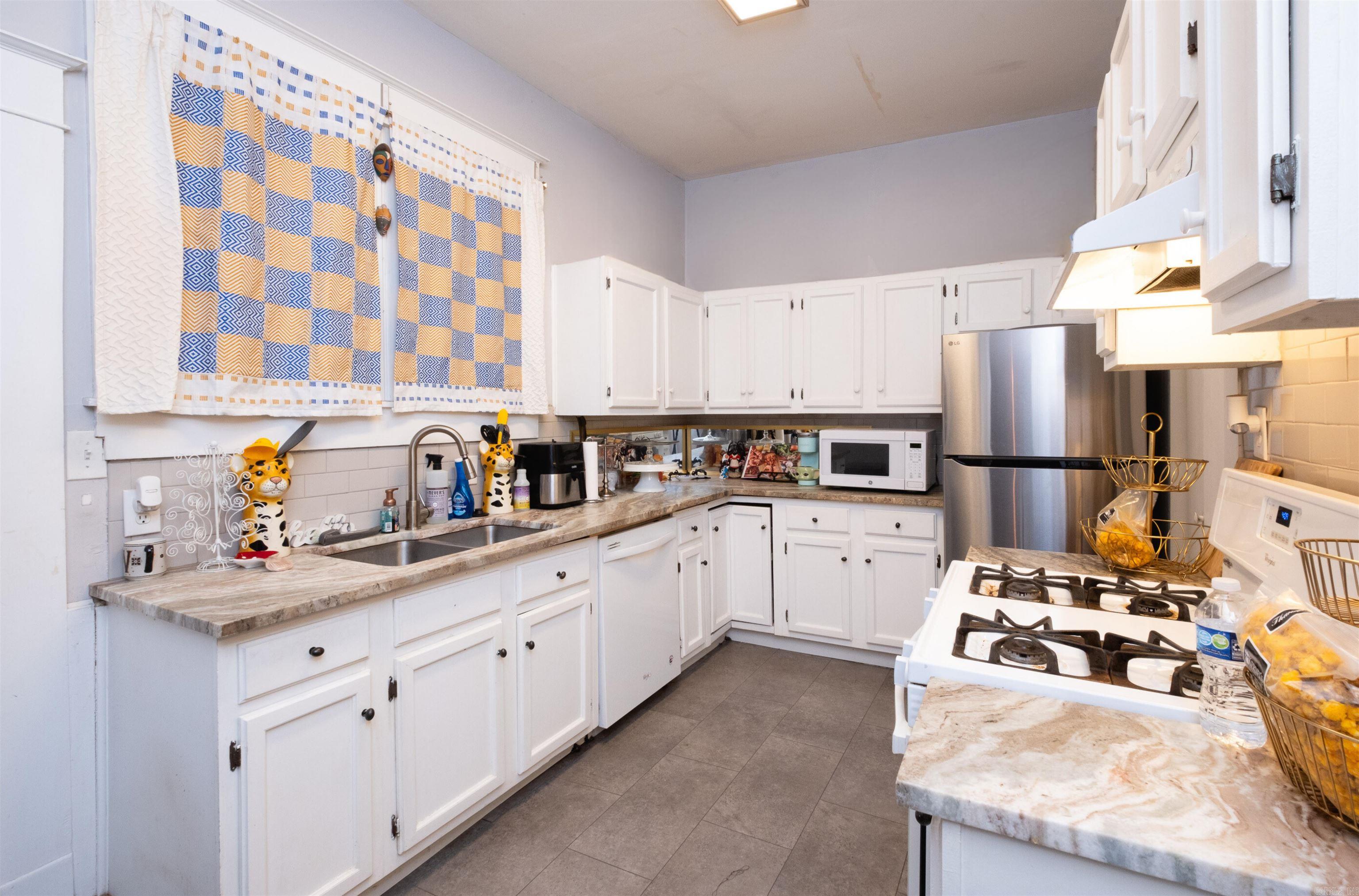 Weldon E Wrights - Residential Income