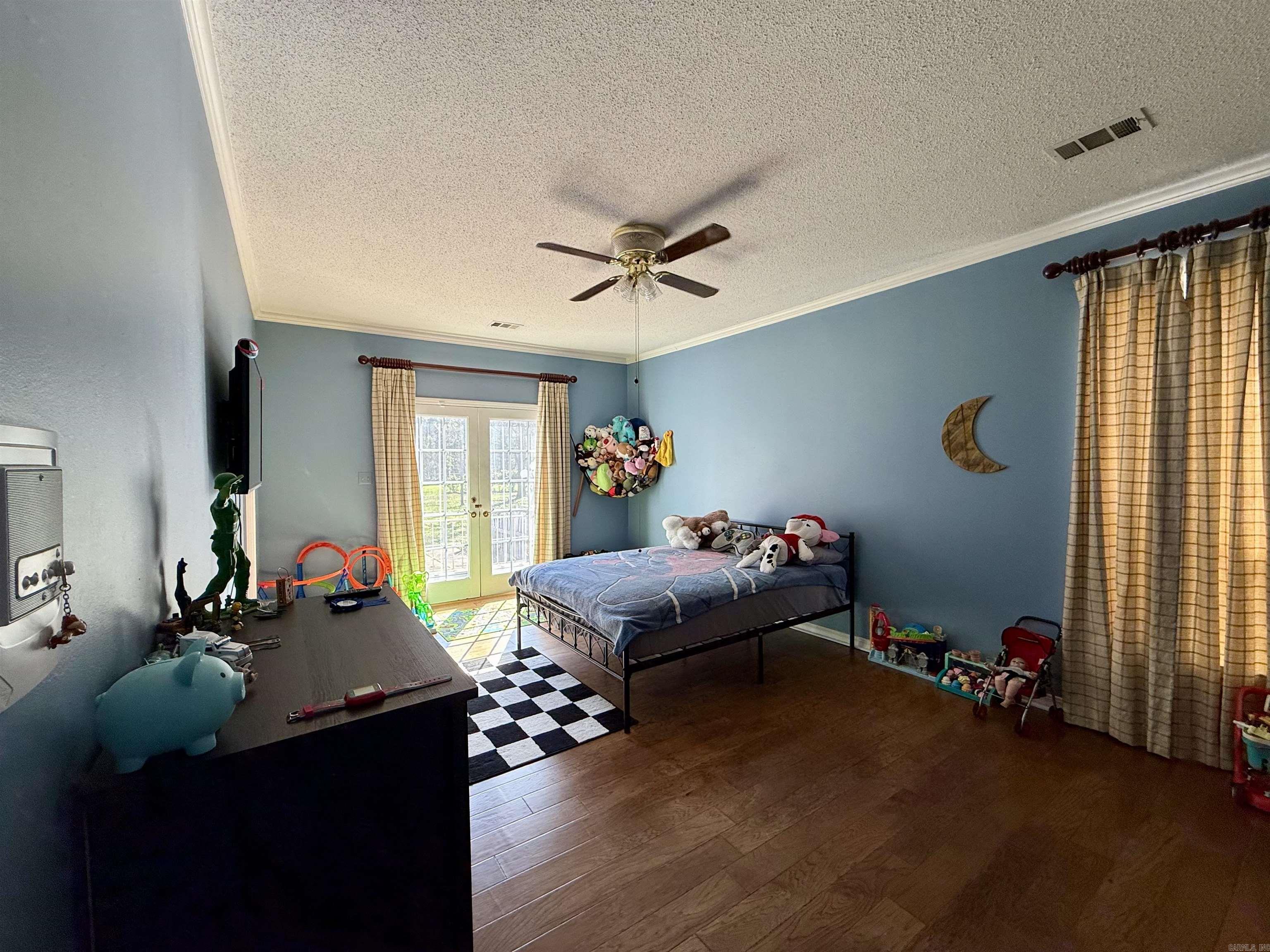 GREEN ACRES - Residential