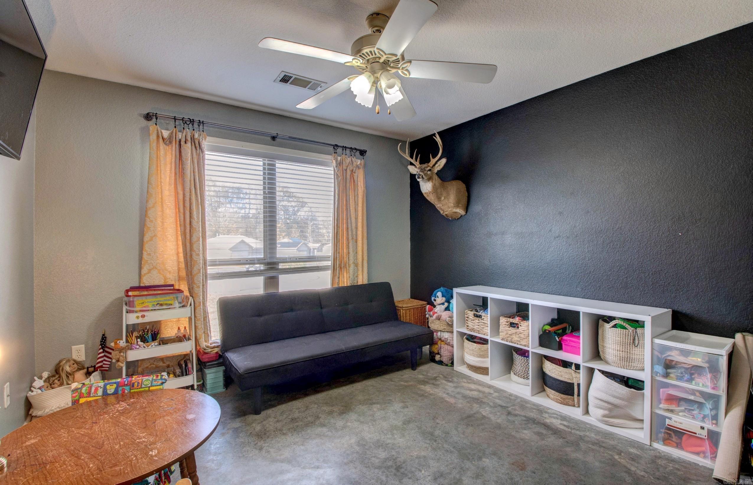 SILVER STREAK - Residential