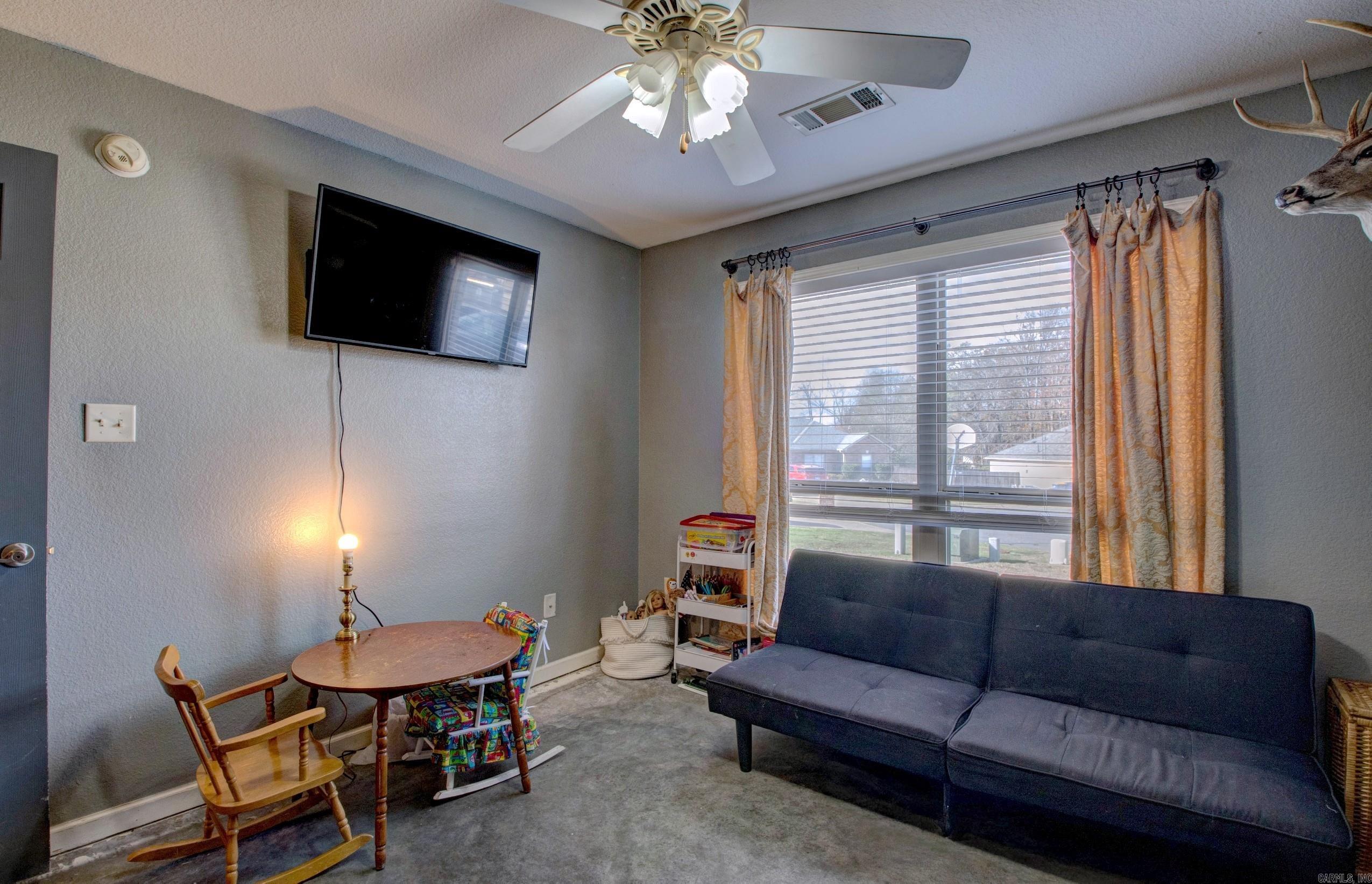 SILVER STREAK - Residential