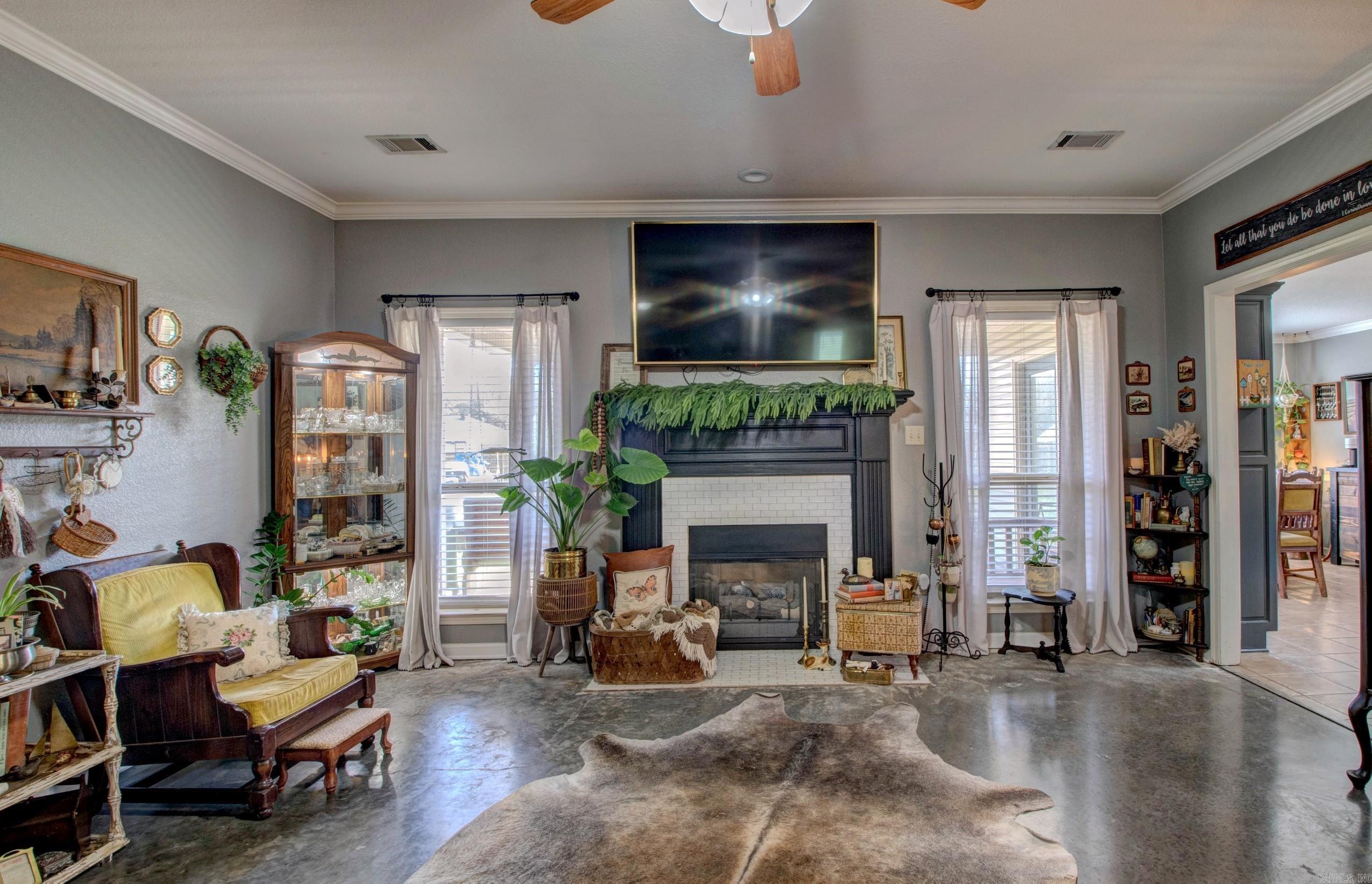 SILVER STREAK - Residential