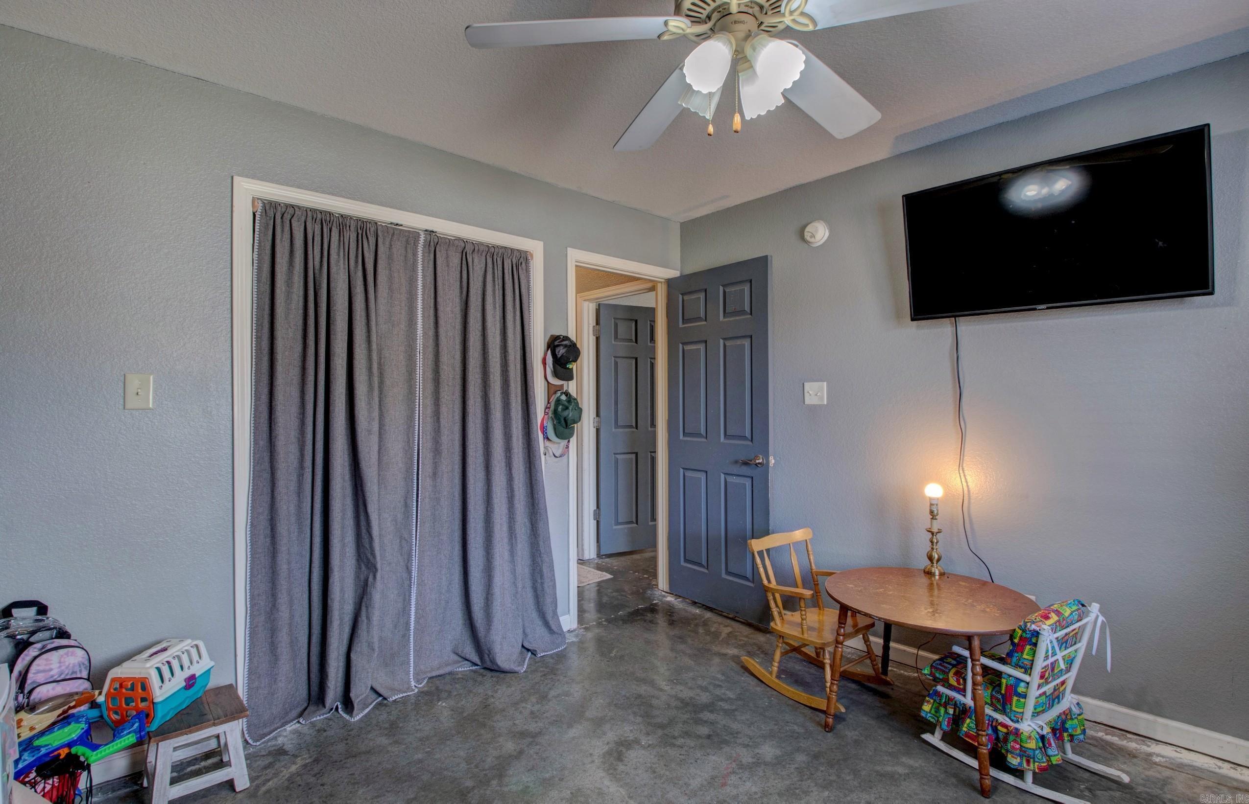 SILVER STREAK - Residential