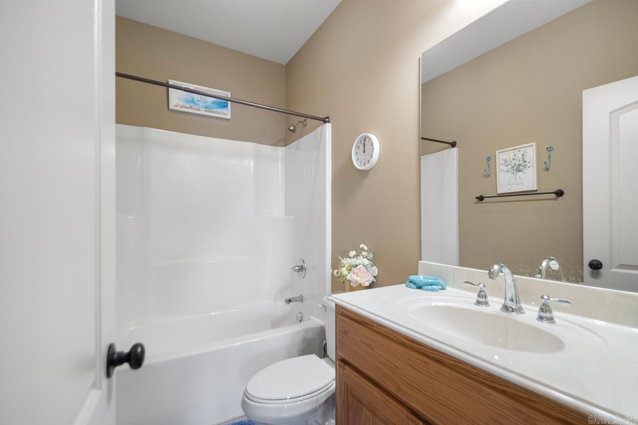 The Oaks at Heritage Farm - Residential