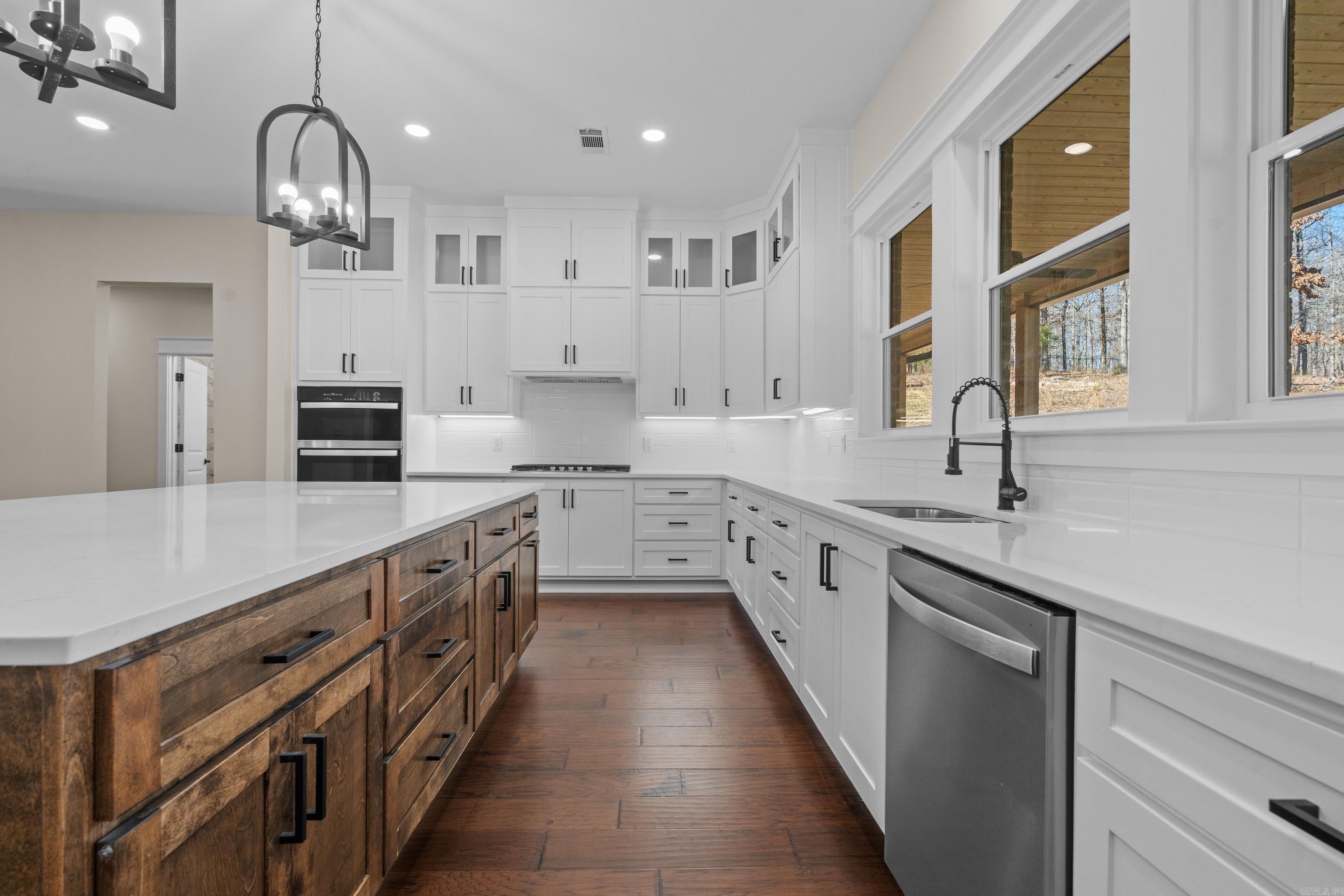 ROLLING MANOR - Residential