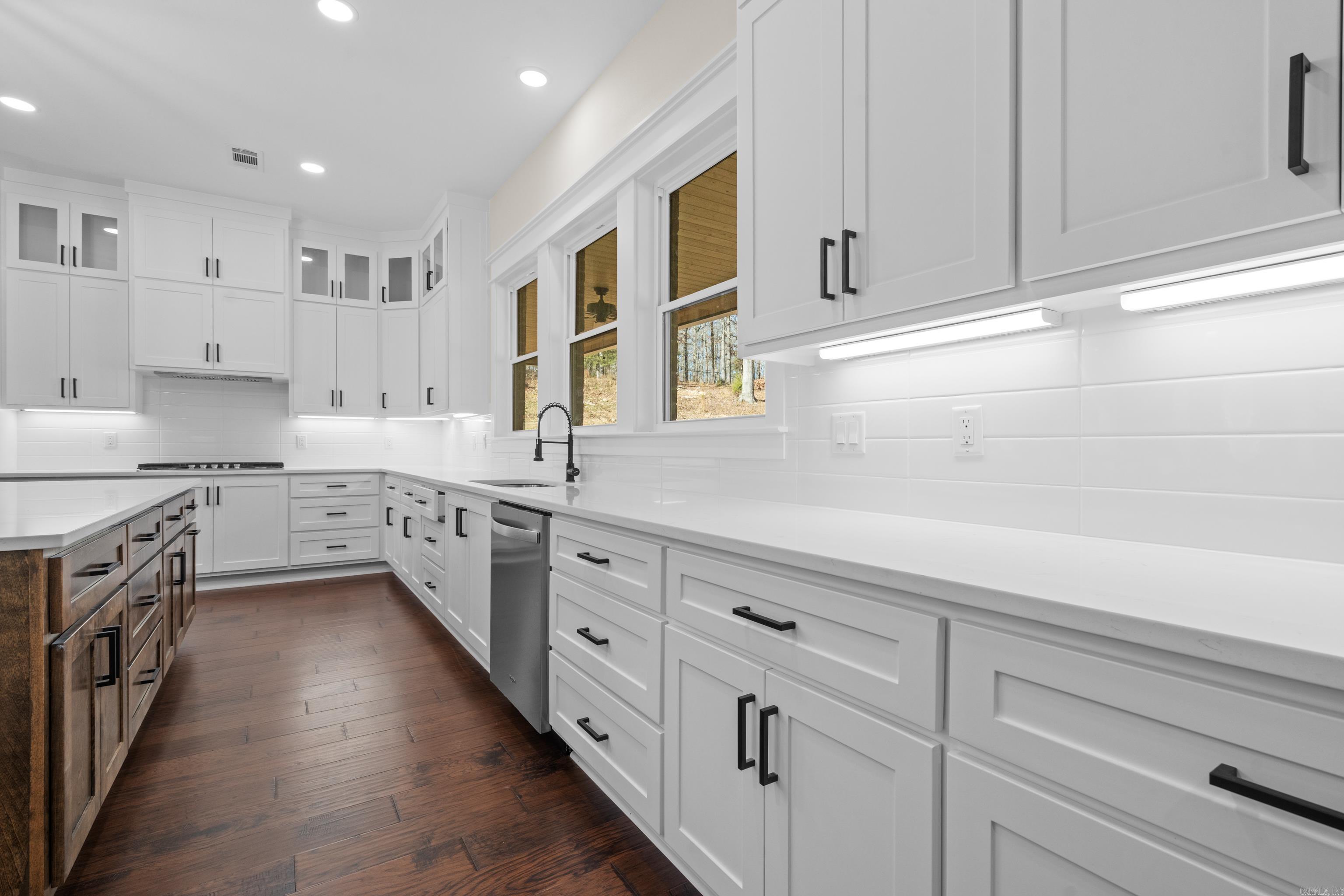 ROLLING MANOR - Residential