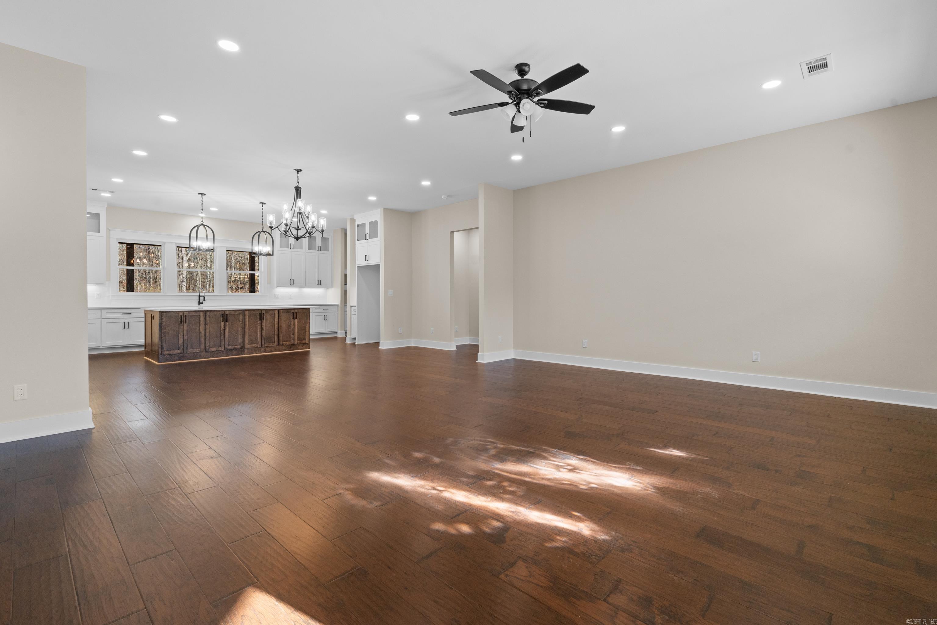 ROLLING MANOR - Residential