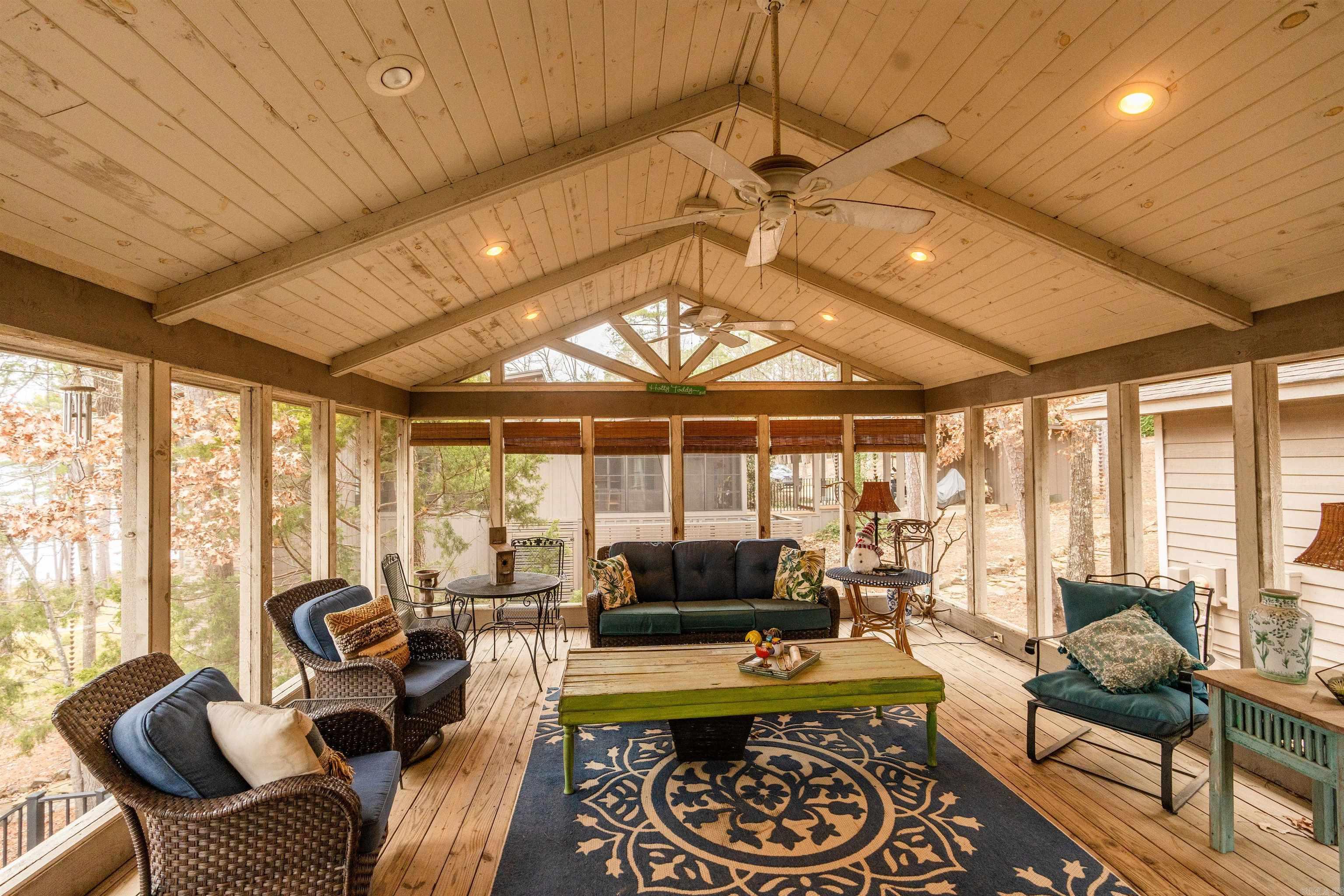 EI: ROND POINT - Residential