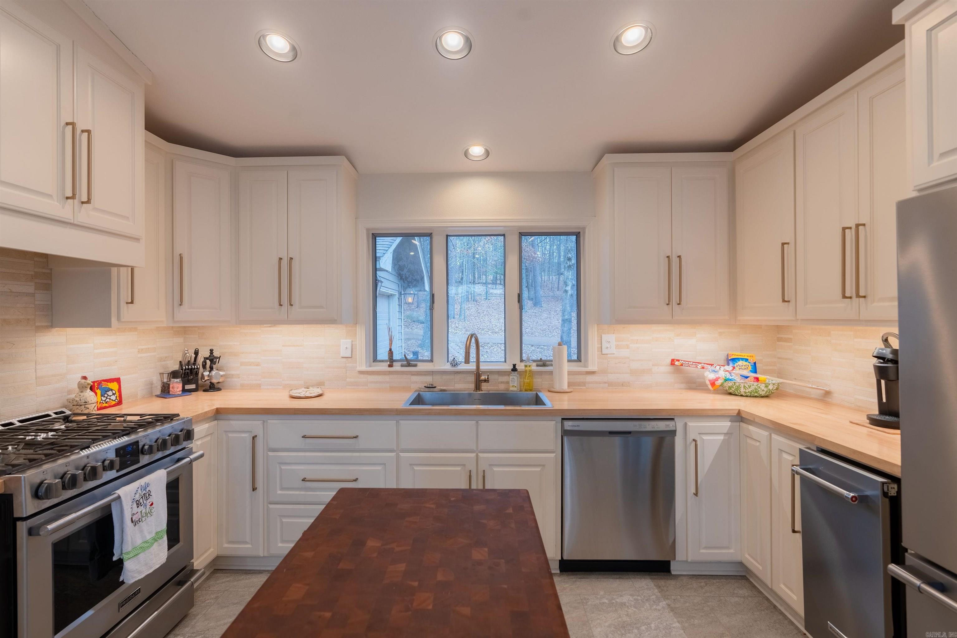 EI: ROND POINT - Residential