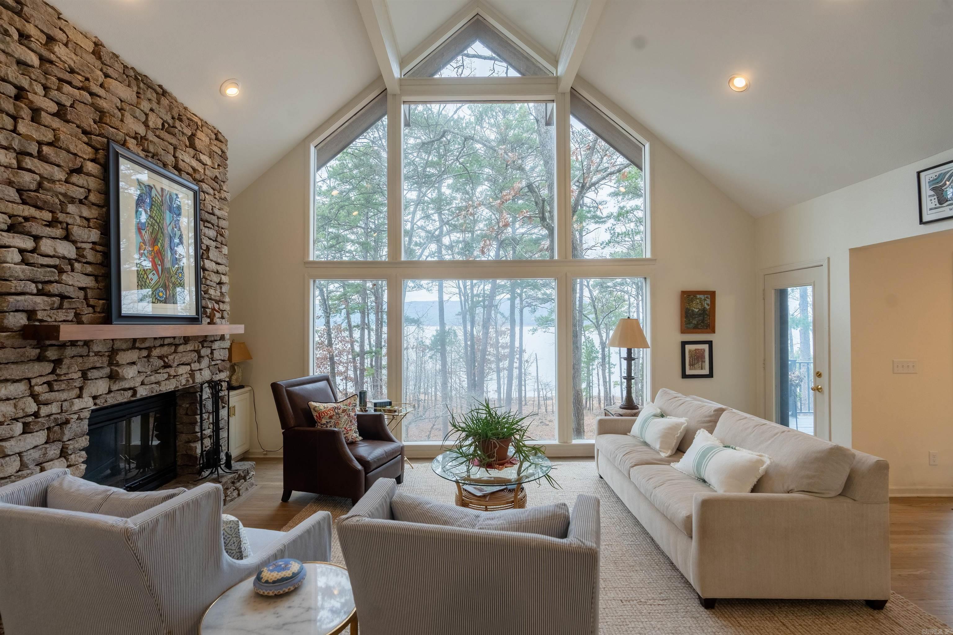 EI: ROND POINT - Residential