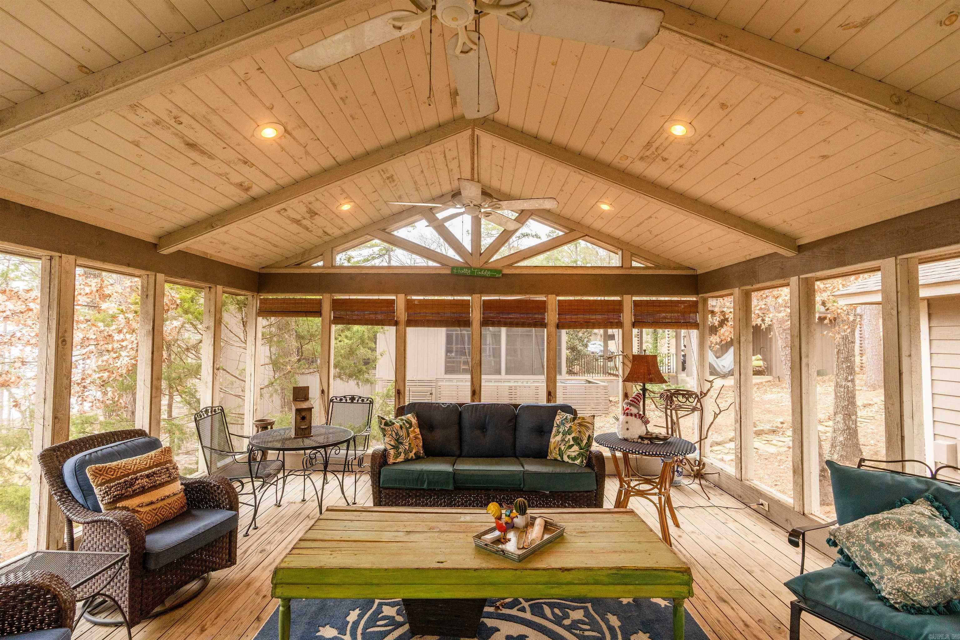 EI: ROND POINT - Residential