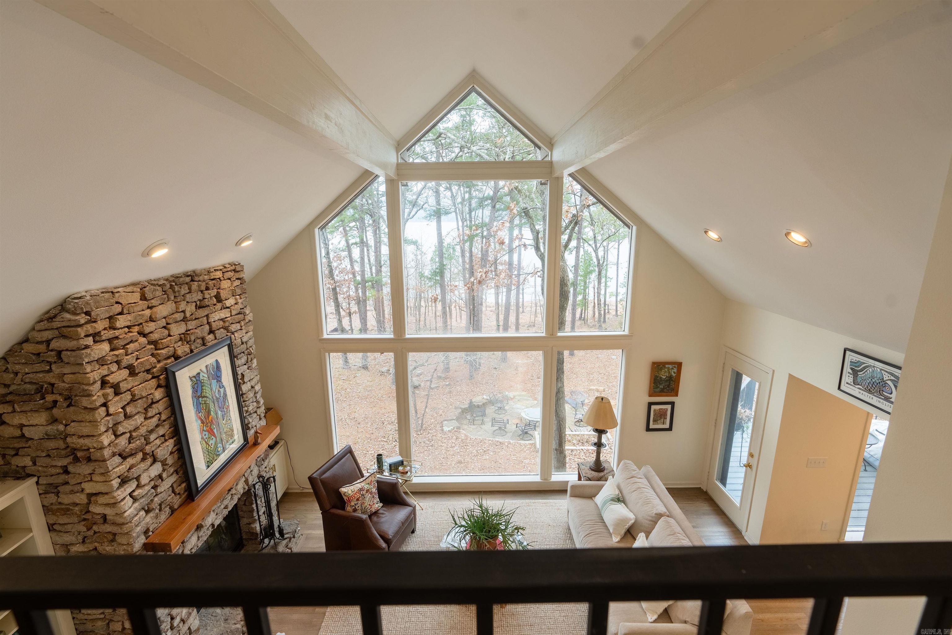 EI: ROND POINT - Residential