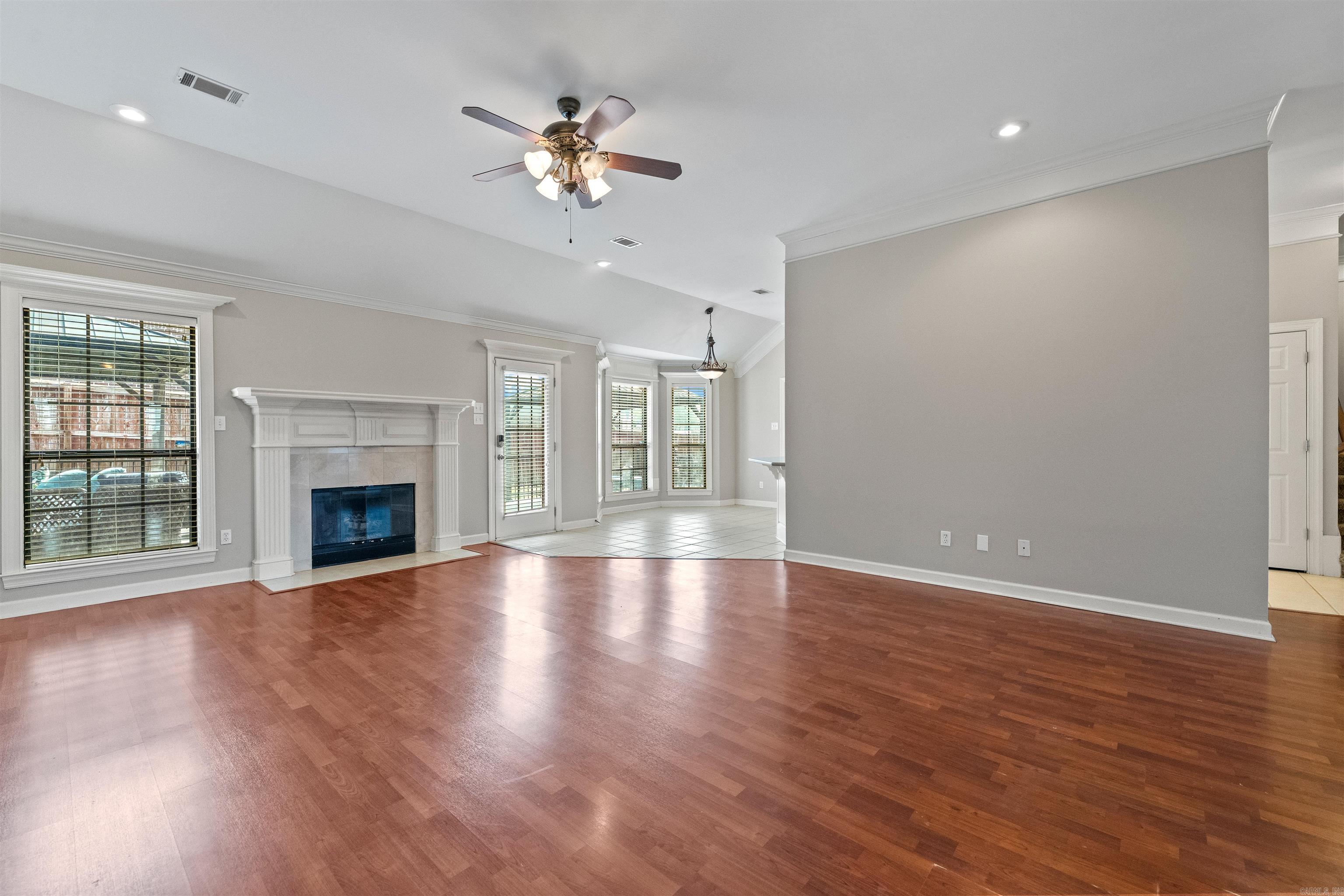 NORTHLAKE - Residential