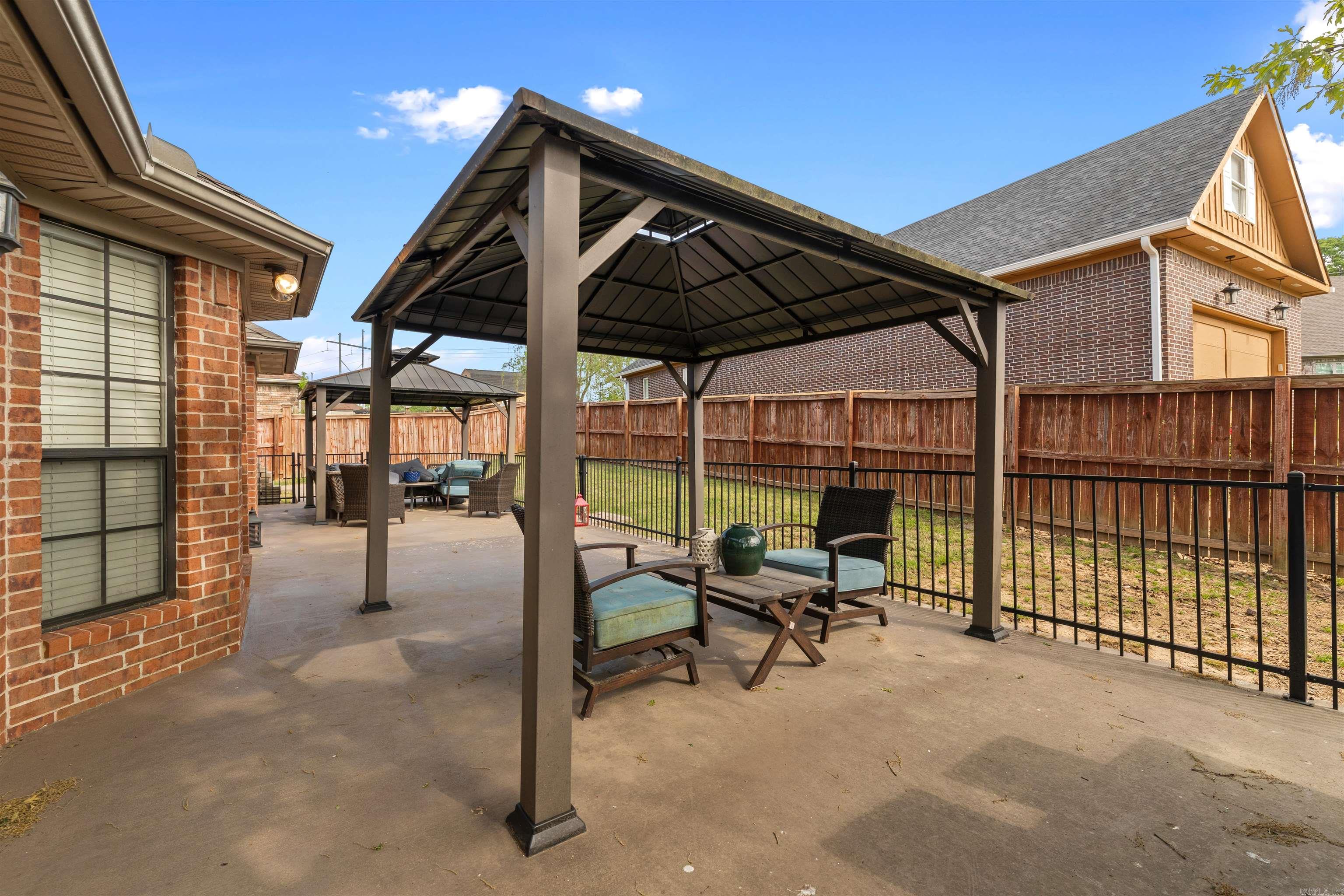 NORTHLAKE - Residential