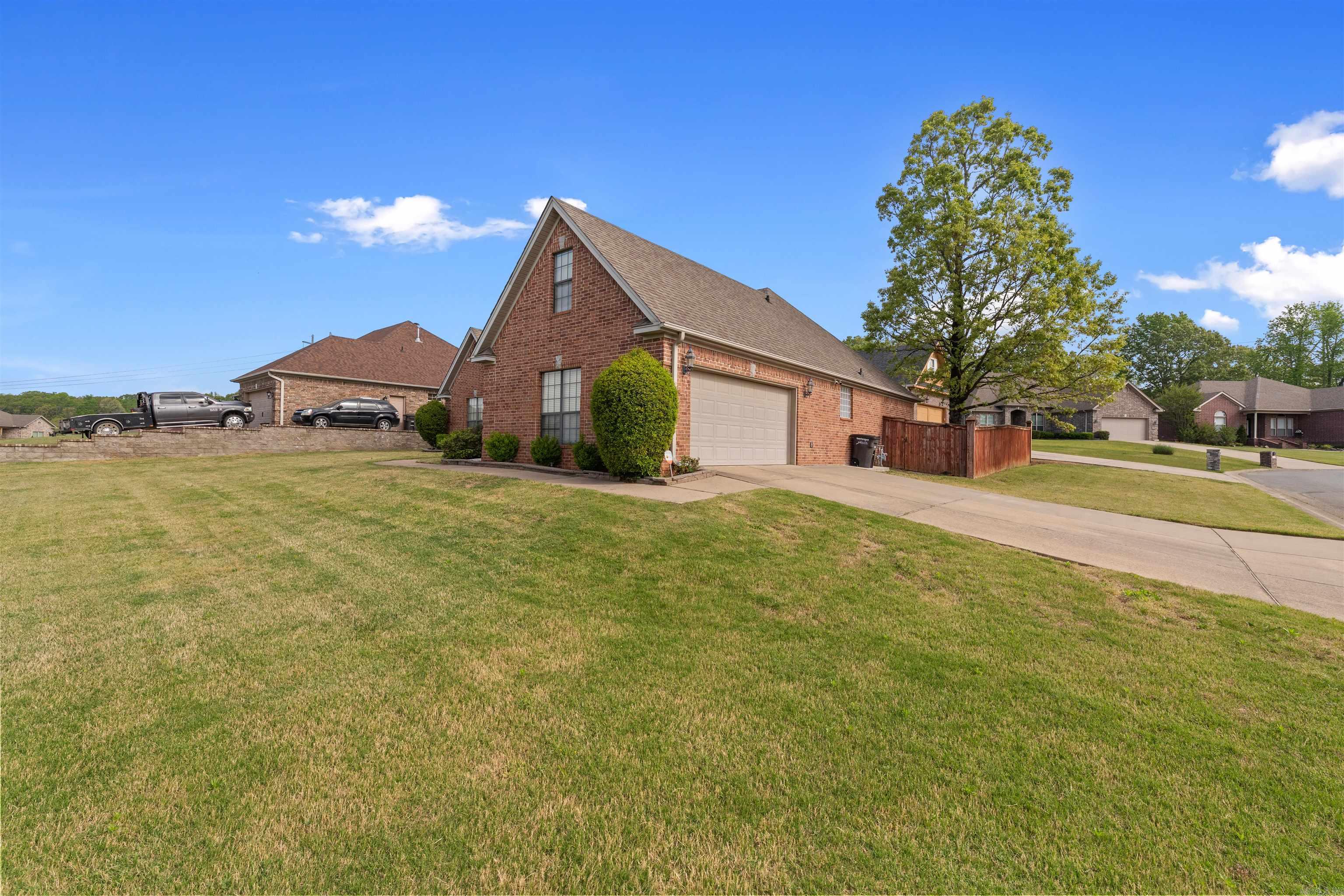 NORTHLAKE - Residential