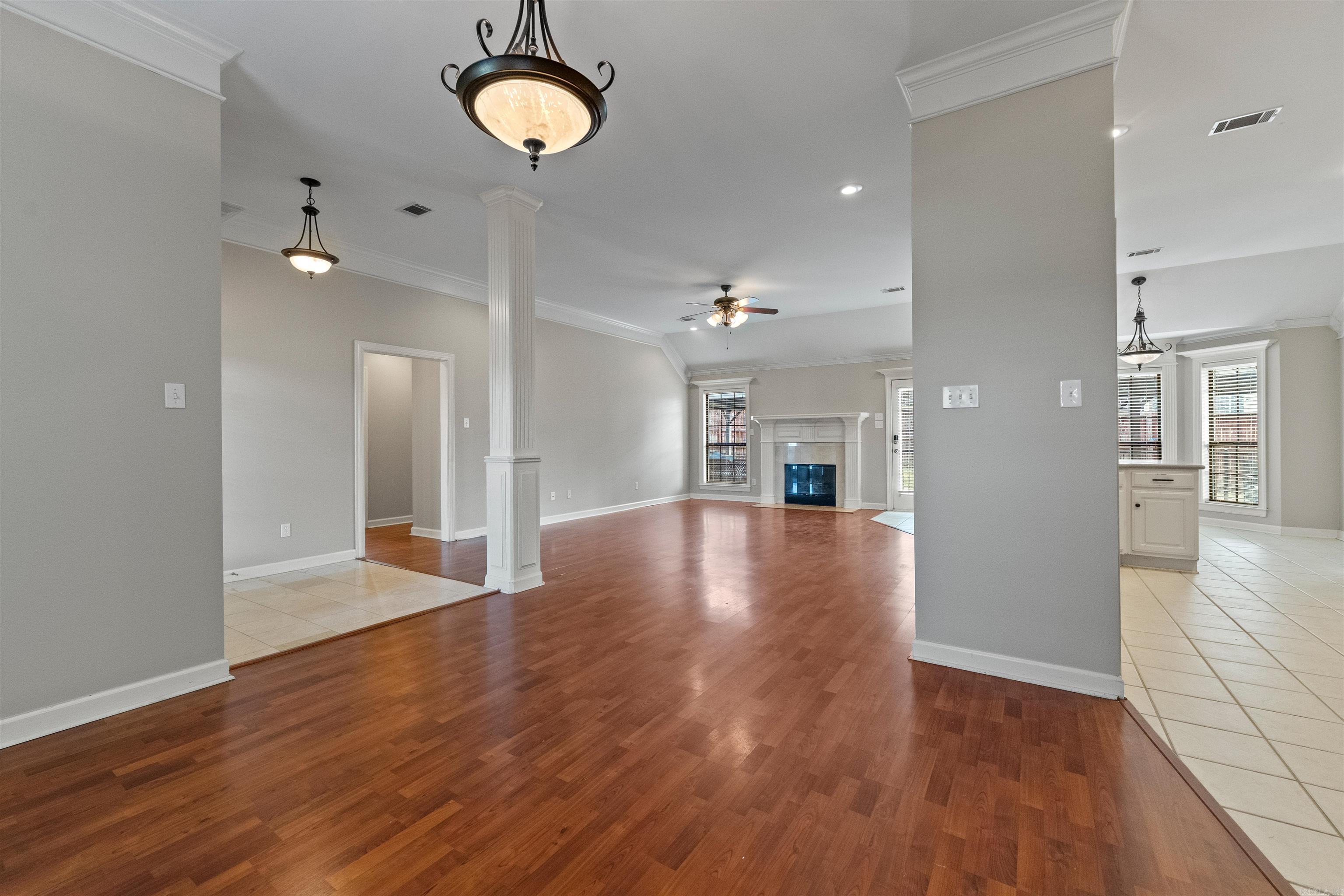 NORTHLAKE - Residential