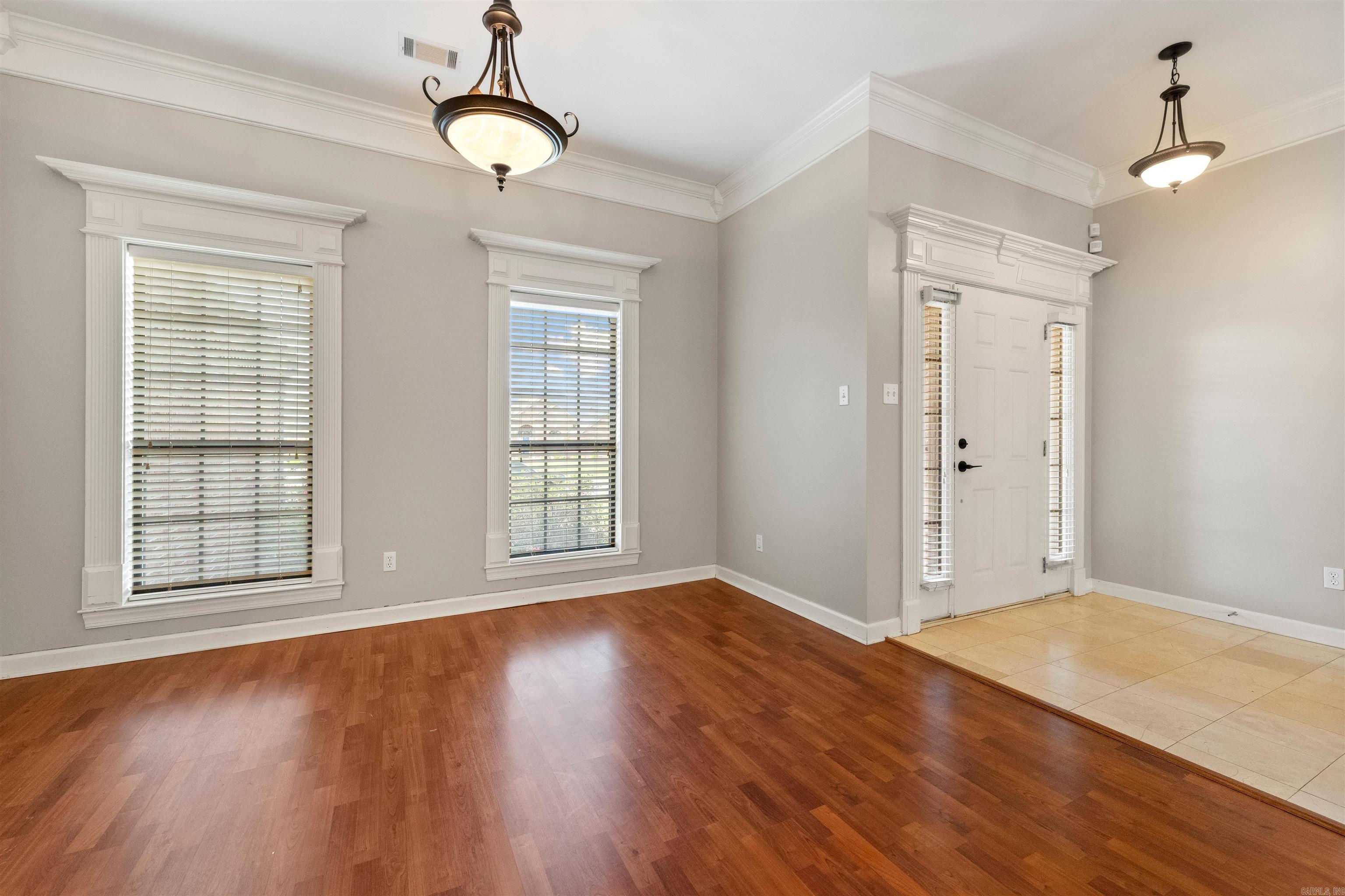 NORTHLAKE - Residential