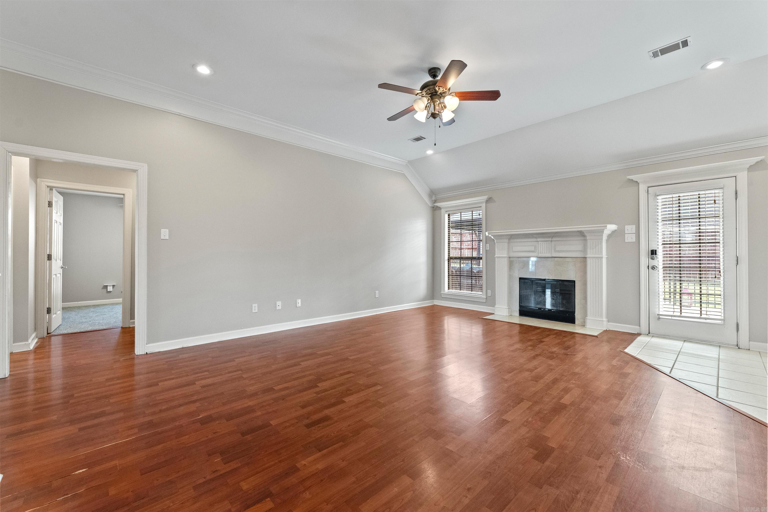 NORTHLAKE - Residential