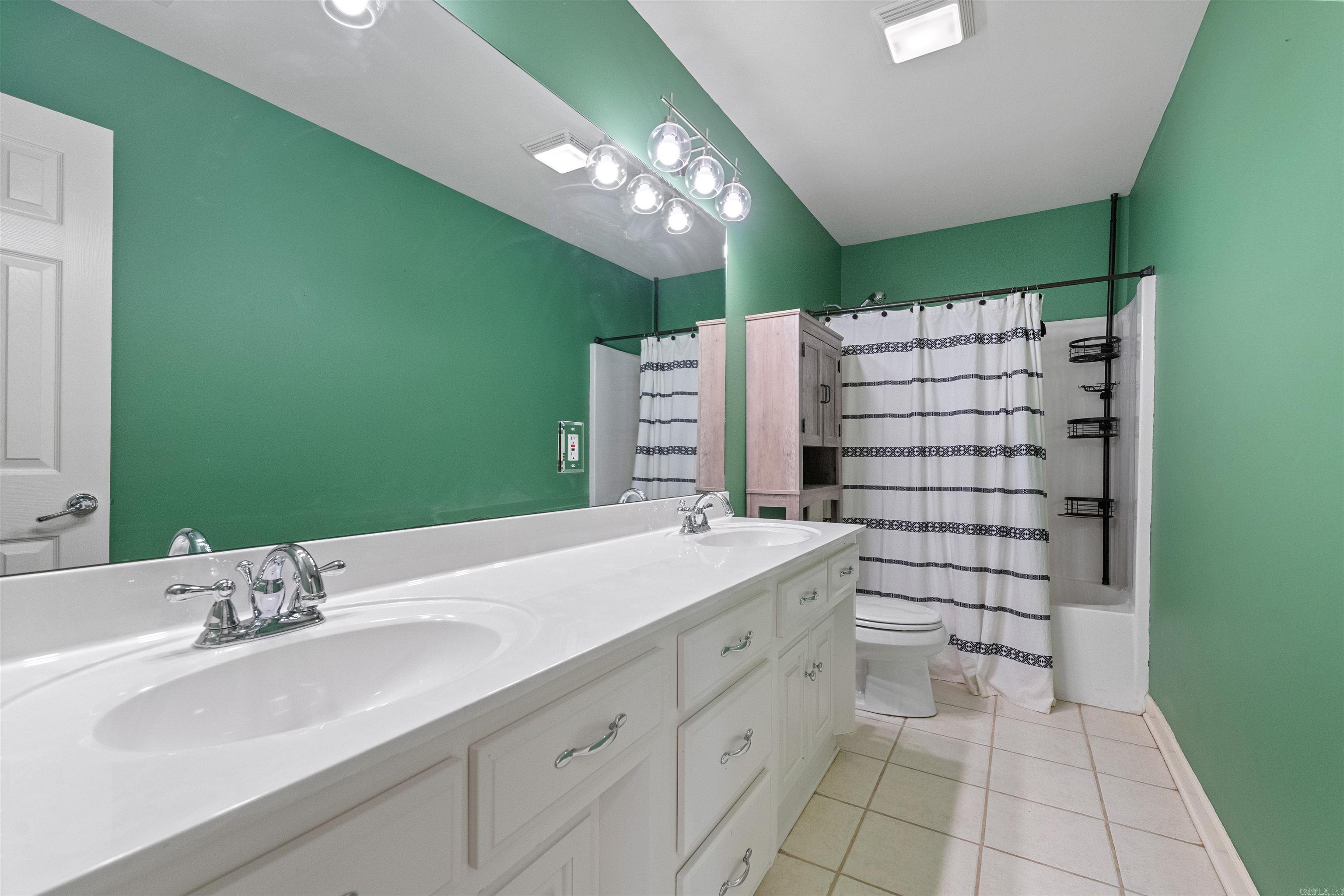 NORTHLAKE - Residential