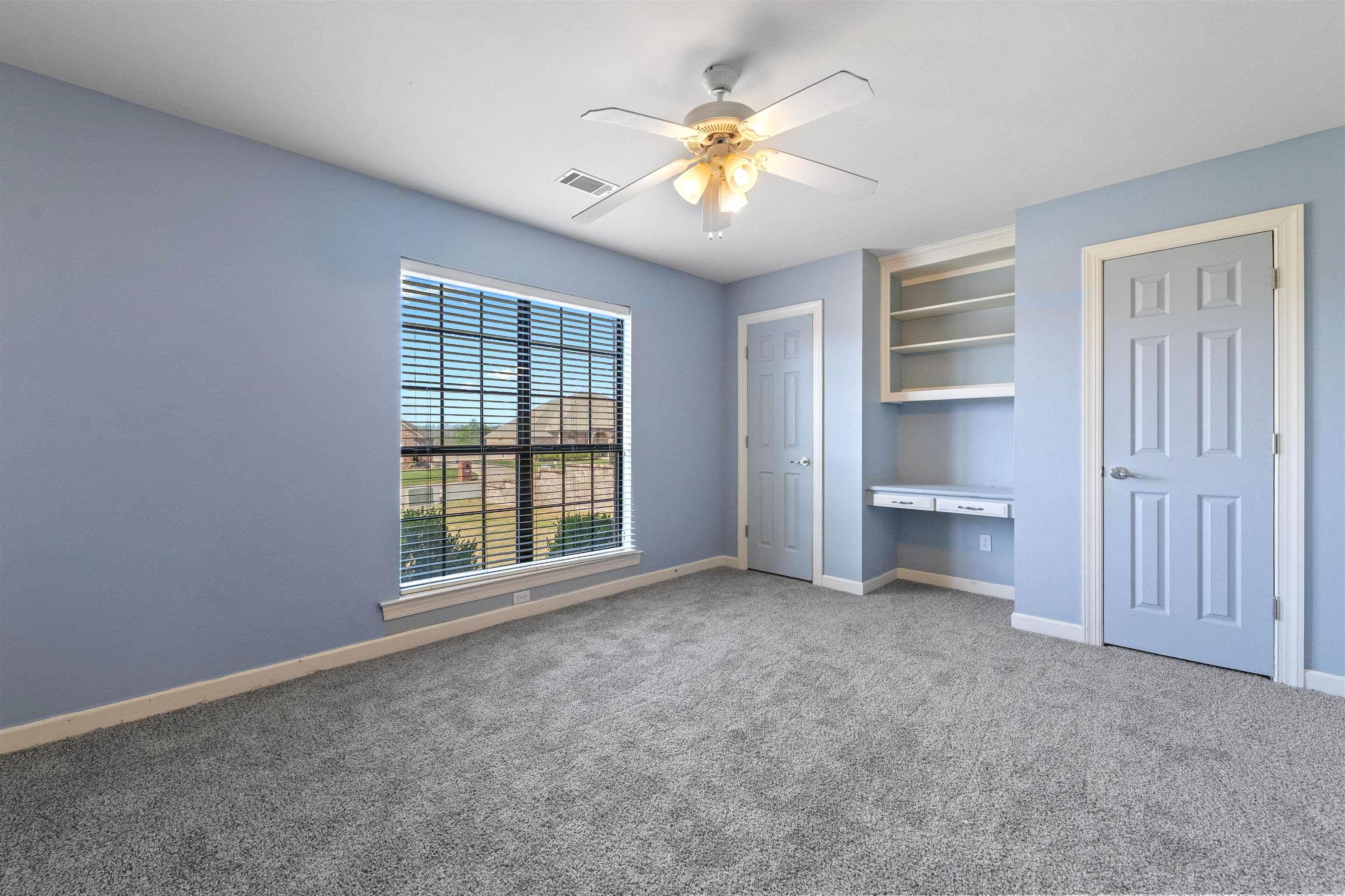 NORTHLAKE - Residential