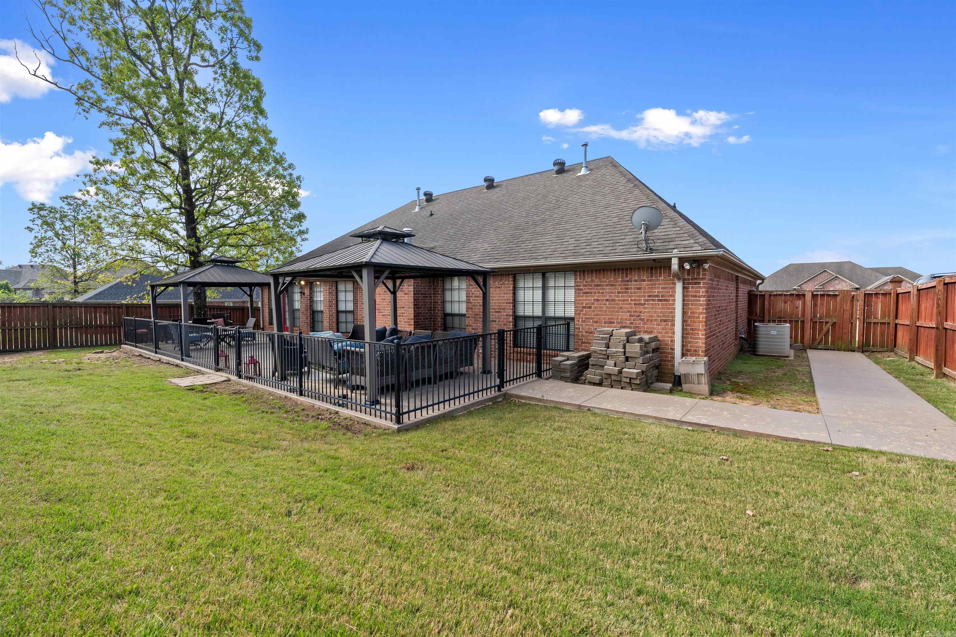 NORTHLAKE - Residential