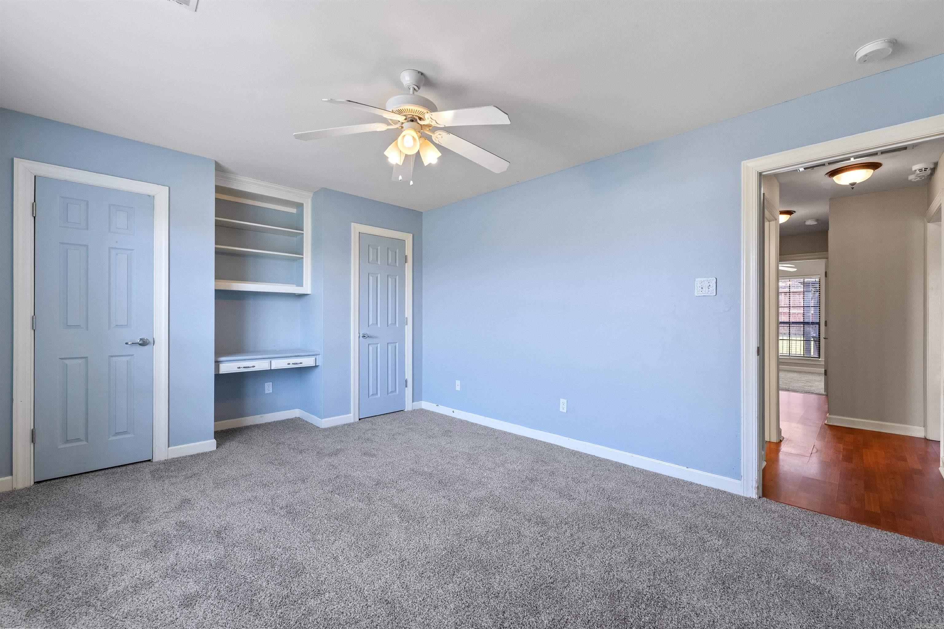 NORTHLAKE - Residential