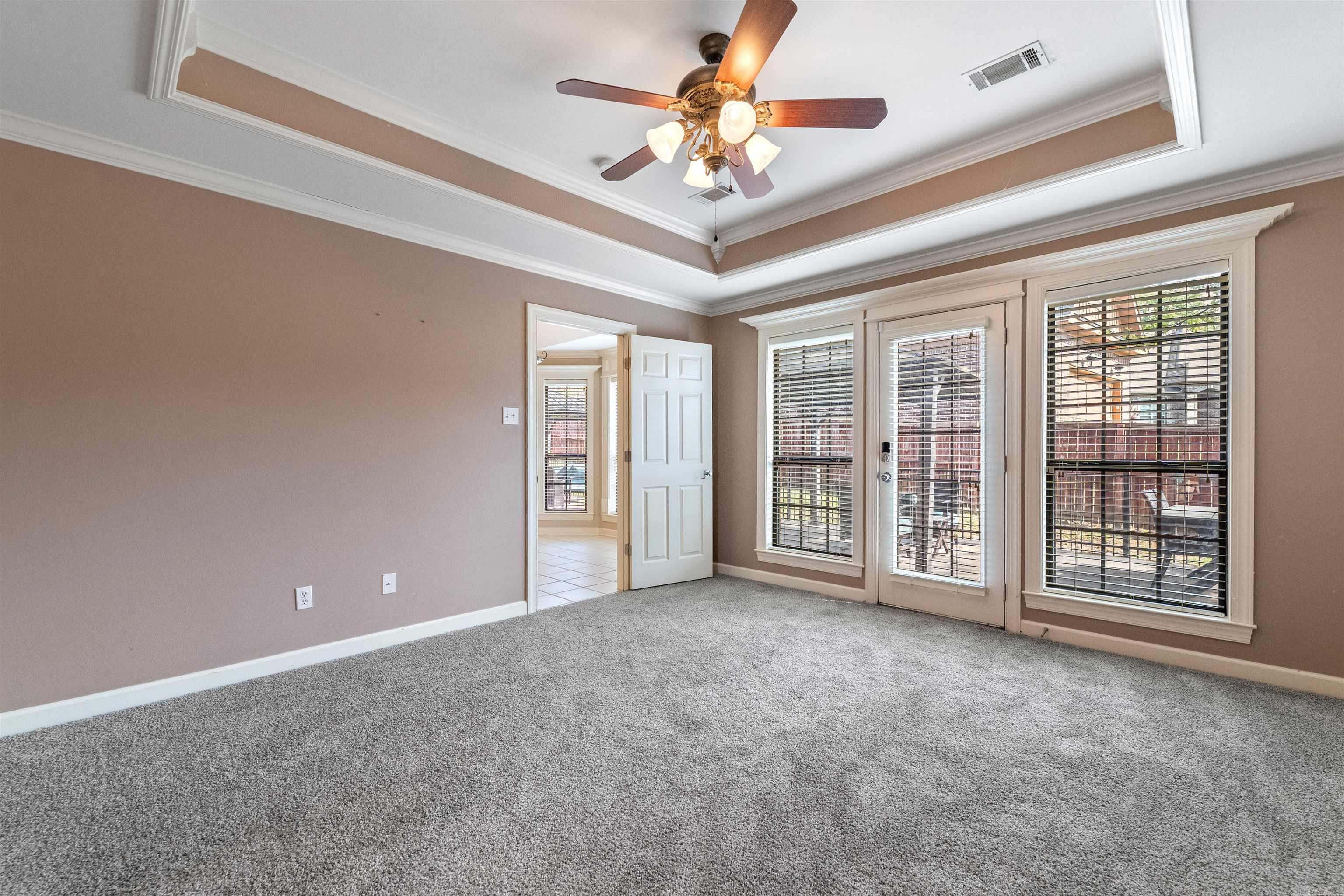 NORTHLAKE - Residential