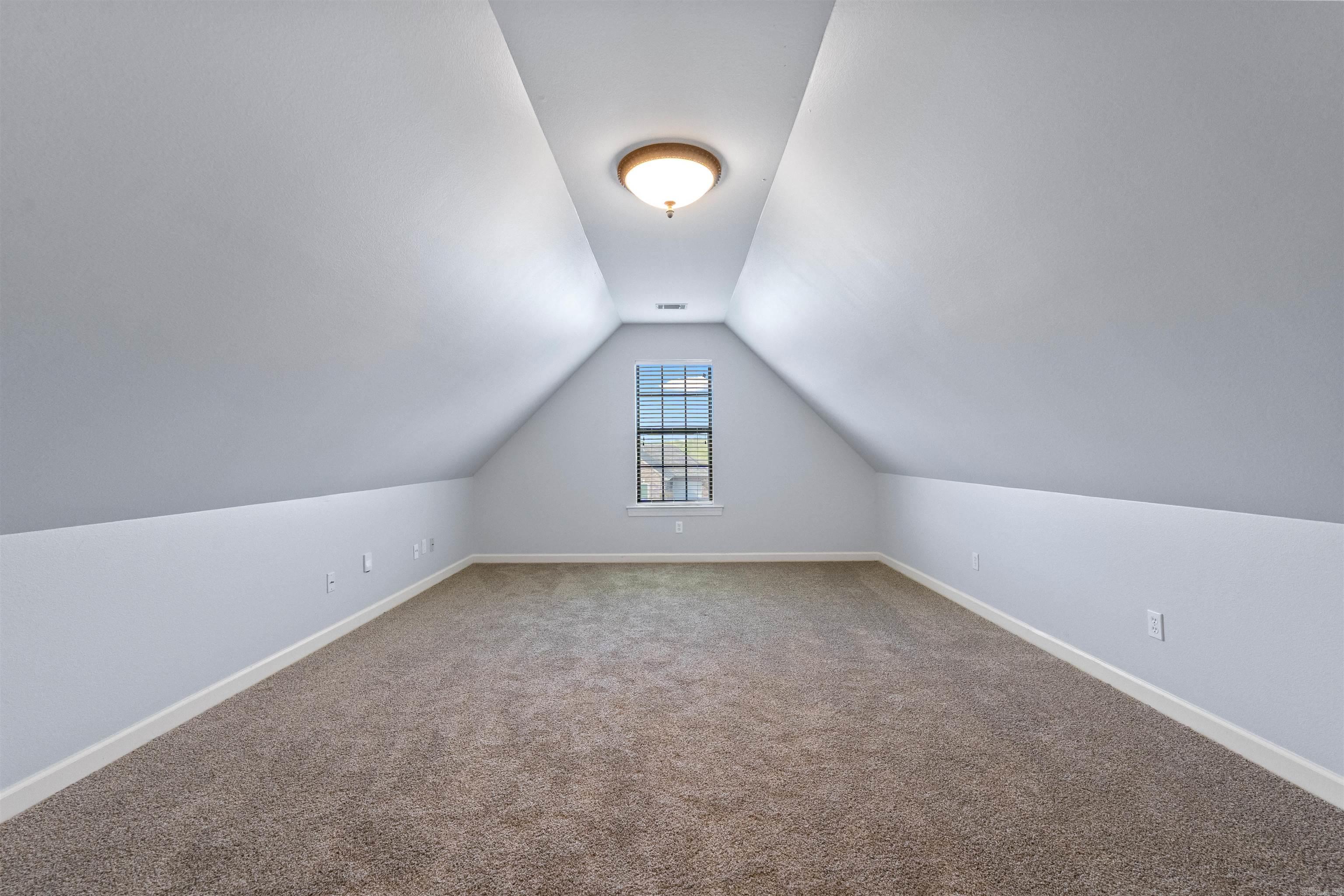 NORTHLAKE - Residential