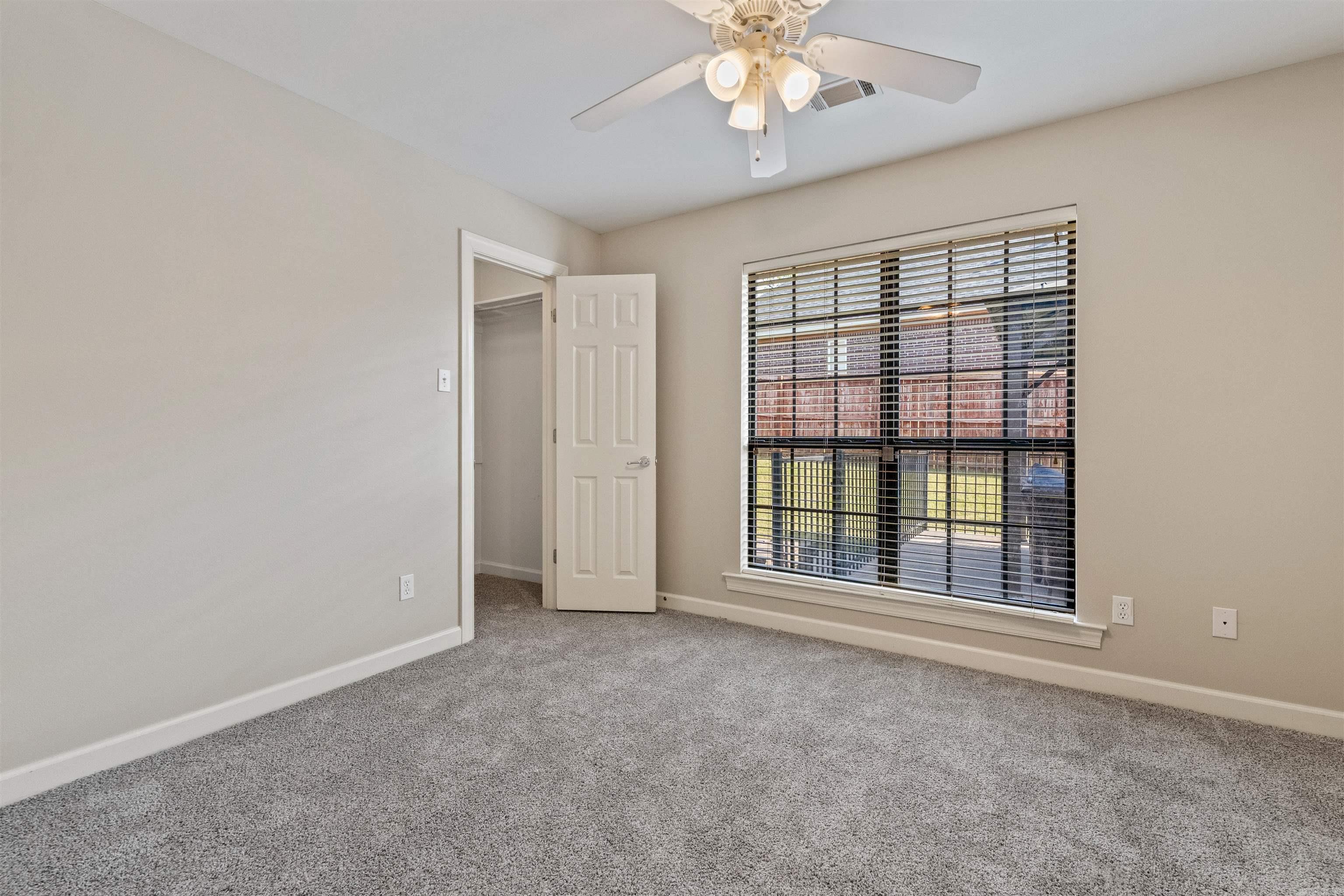 NORTHLAKE - Residential