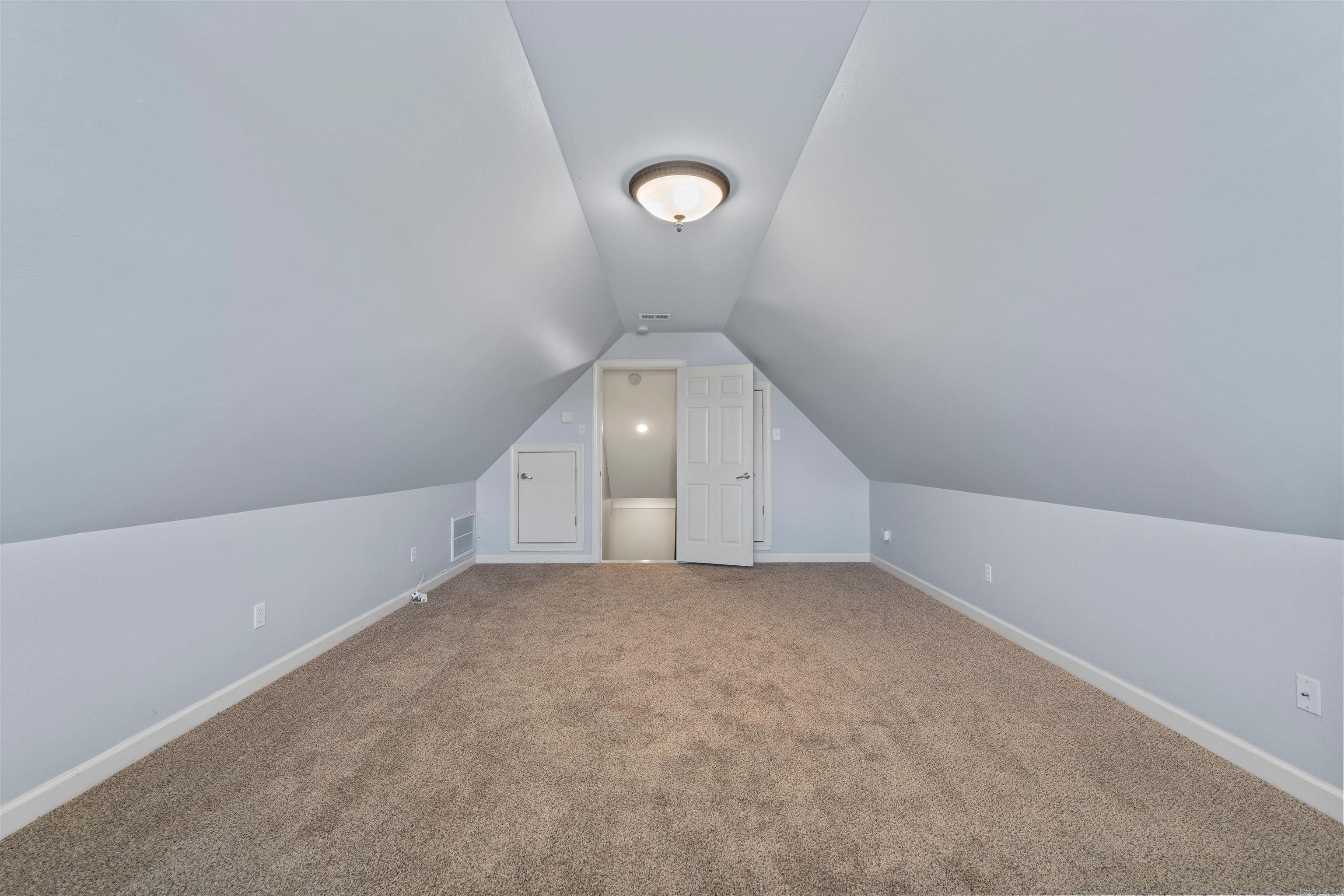 NORTHLAKE - Residential