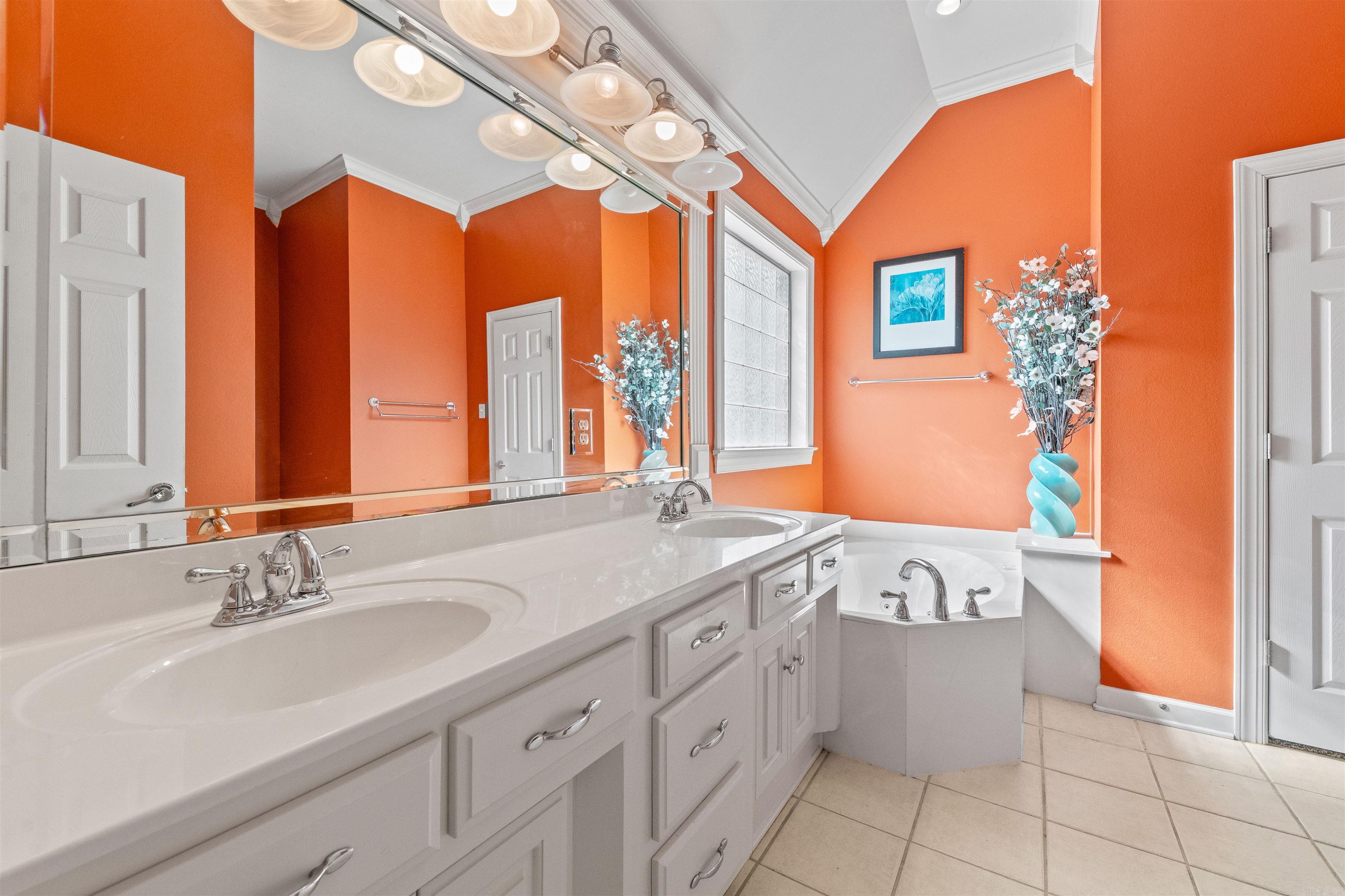 NORTHLAKE - Residential