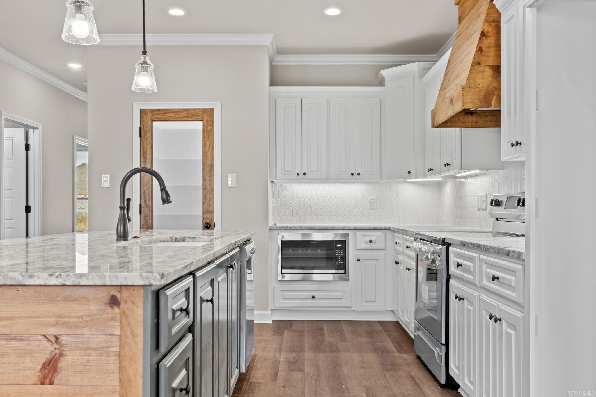 HIDDEN VALLEY ESTATES - Residential