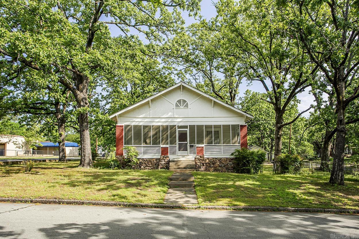 PULASKI HEIGHTS - Residential