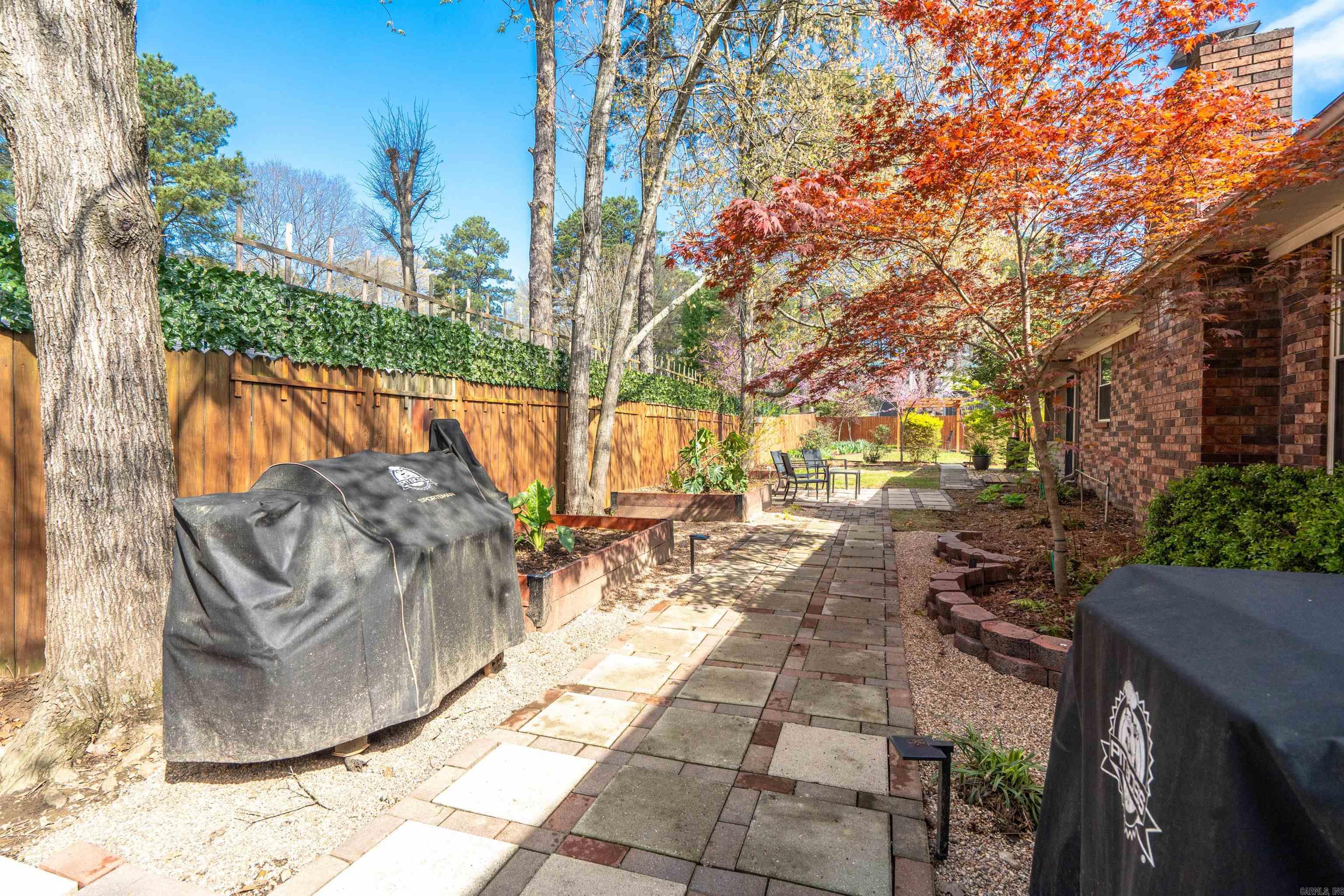 BEVERLY HILLS - Residential